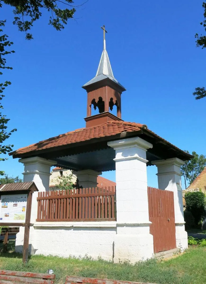 Photo showing: Chapel-shrine in Klobuky in Kladno District – entry no. 27912.