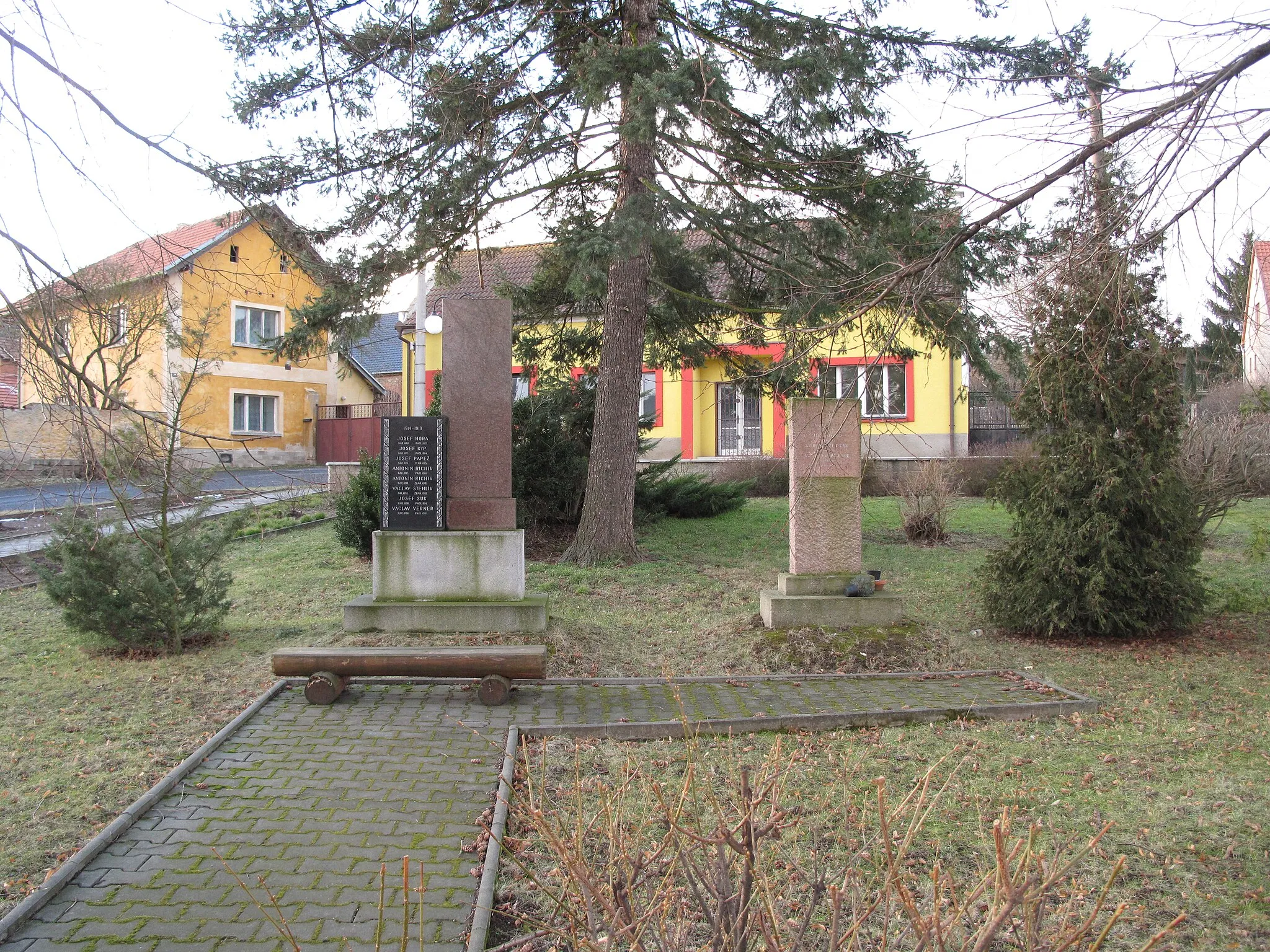 Photo showing: Monumentin Hořešovice. Kladno District, Czech Republic.