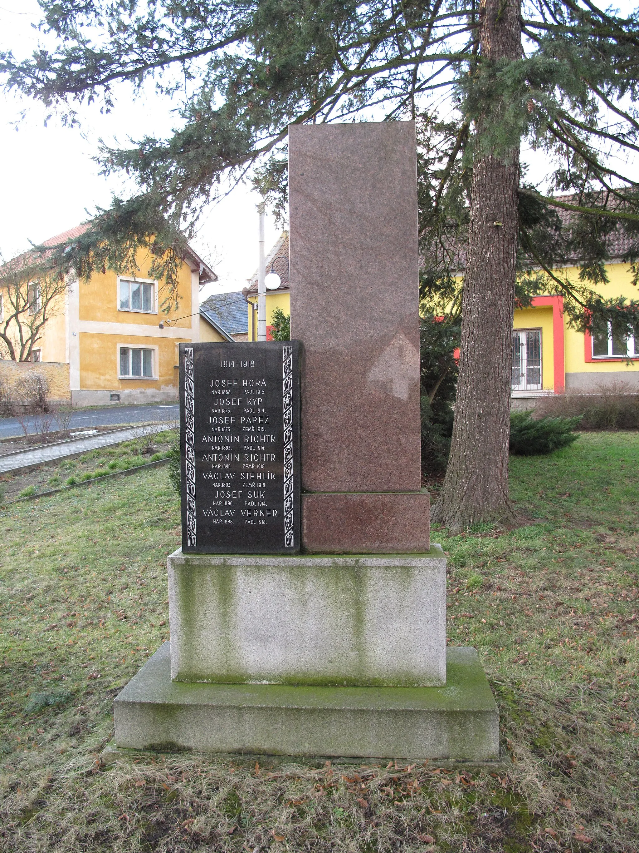 Photo showing: Monumentin Hořešovice. Kladno District, Czech Republic.