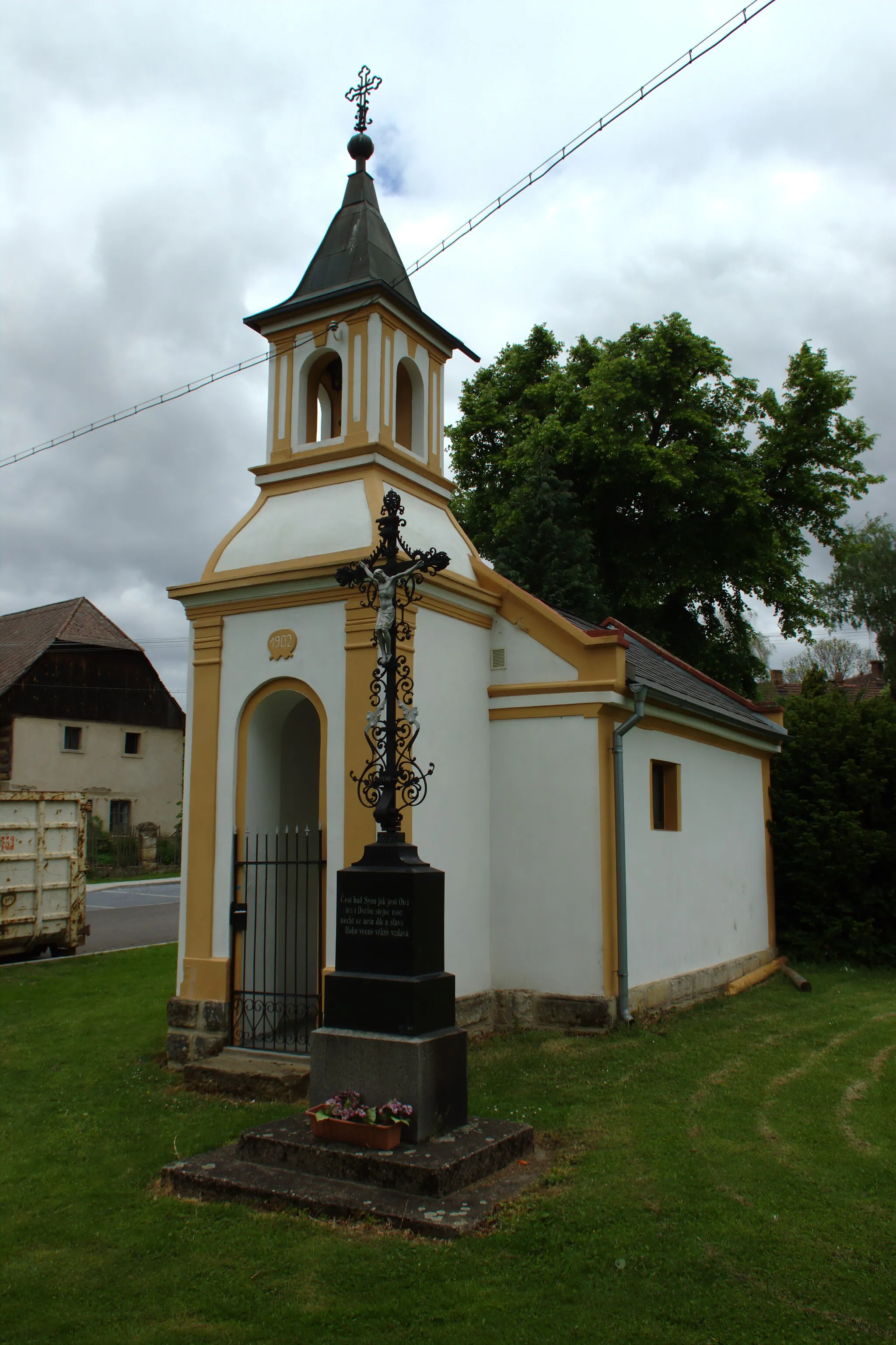 Photo showing: A chapel in the town of Boreč, Central Bohemian Region, CZ