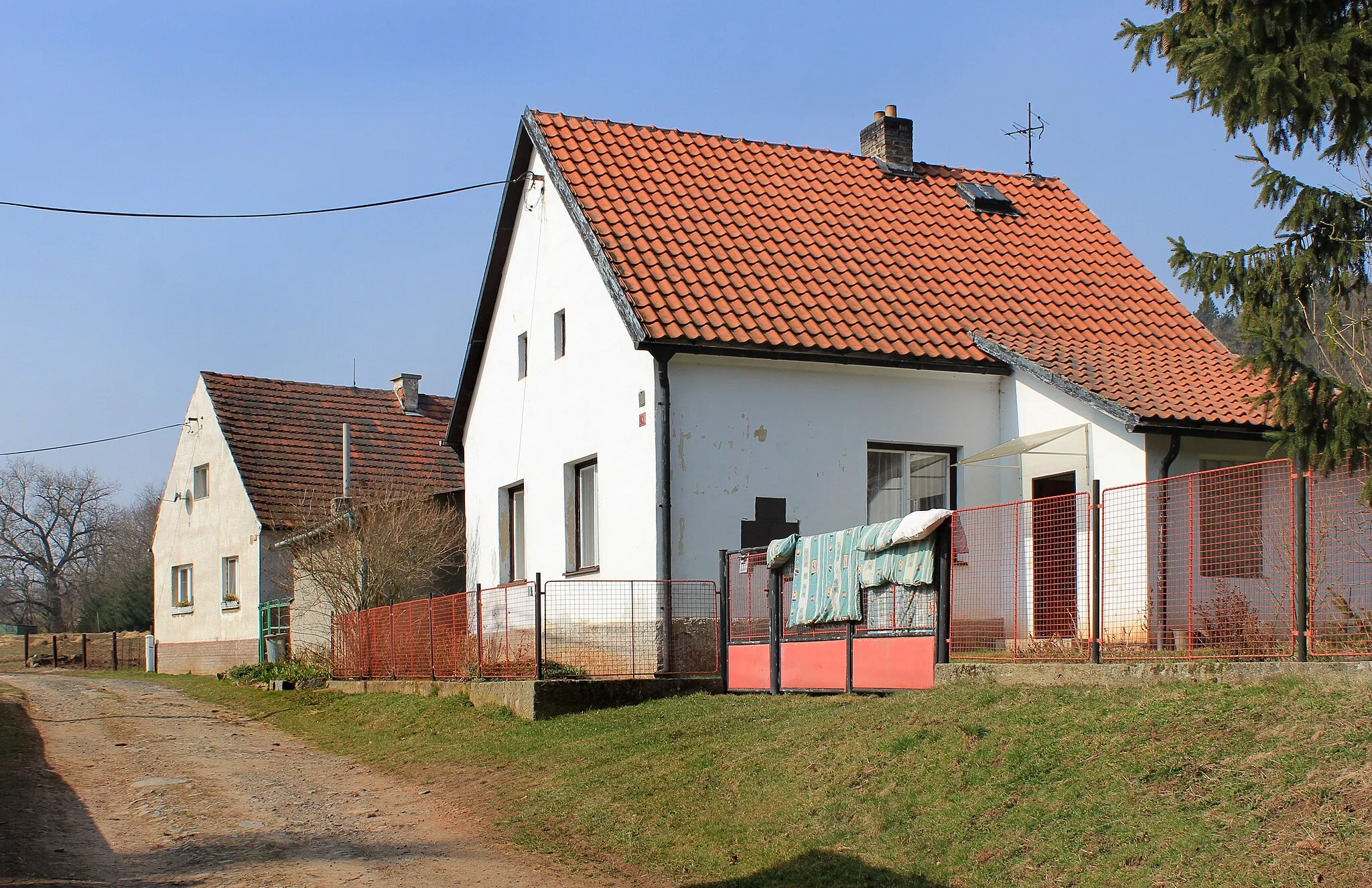 Photo showing: Side street in Děkov village, Czech Republic.