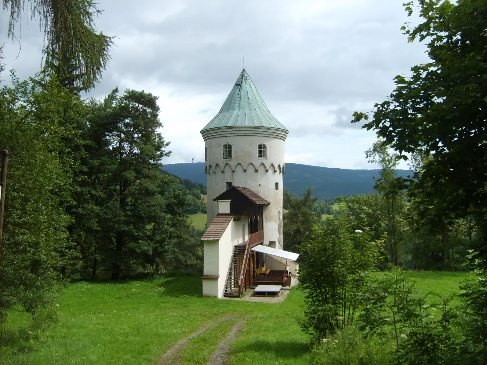 Photo showing: Castle tower upon spa town Jáchymov in Carlsbad county.