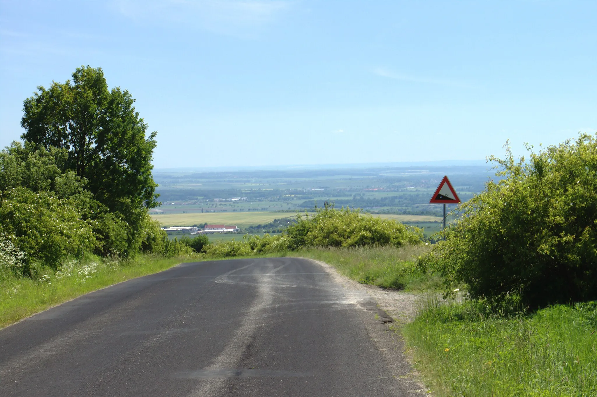 Photo showing: A road Myštice-Litoměřice, Ústí Region, CZ