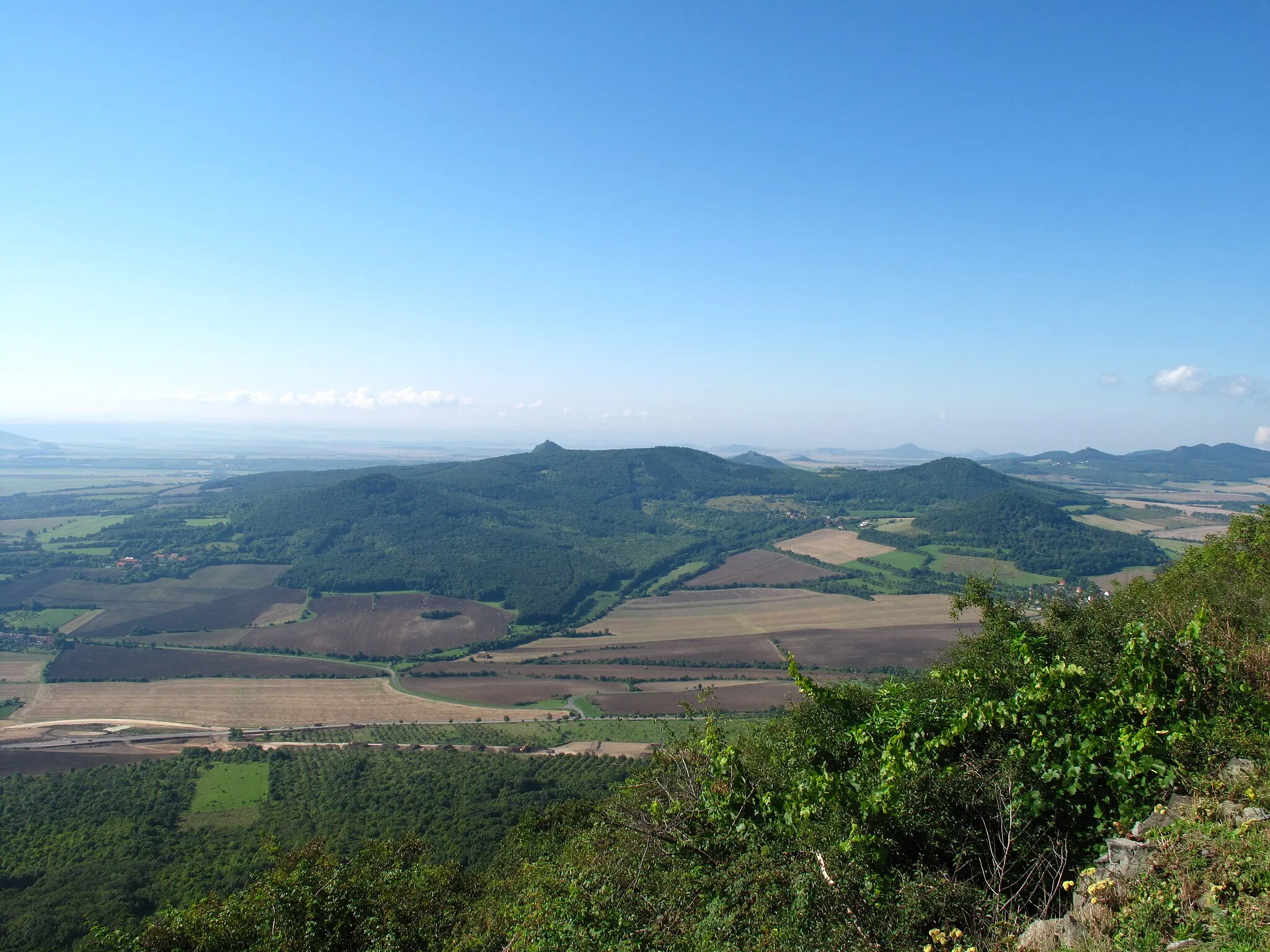 Photo showing: View from Lovoš Hill, Litoměřice District, Czech Republic.