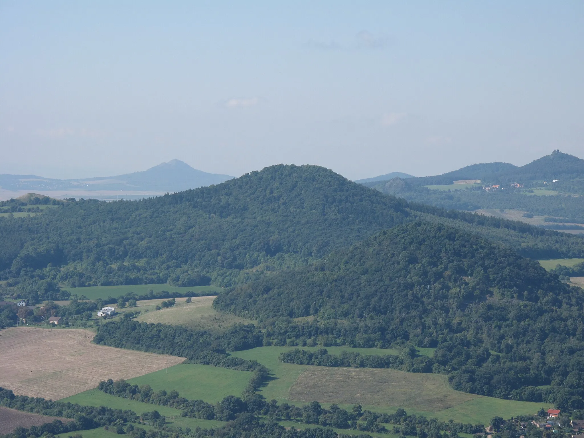 Photo showing: View from Lovoš Hill, Litoměřice District, Czech Republic.