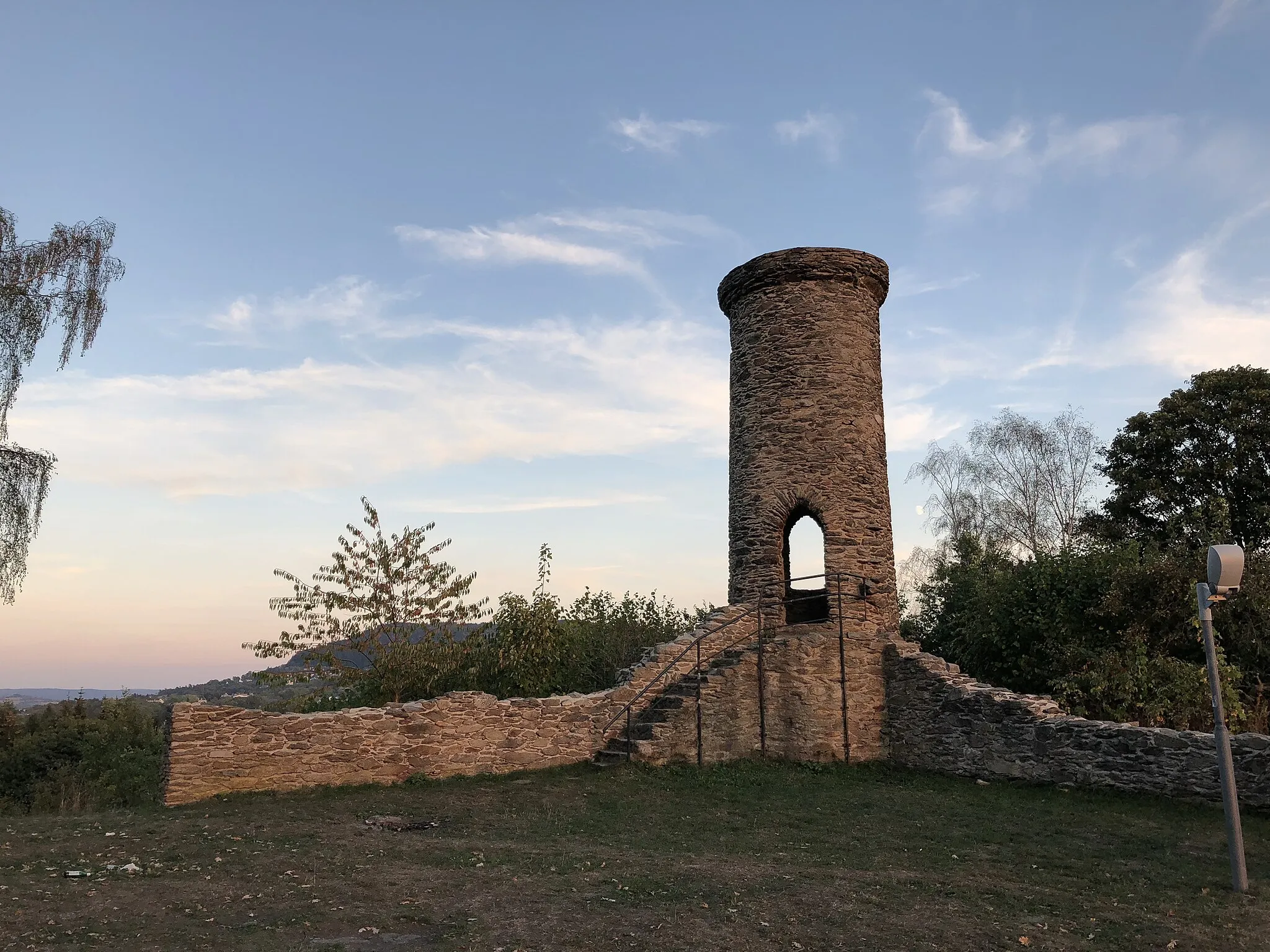 Photo showing: Schreckenbergruine (2018)