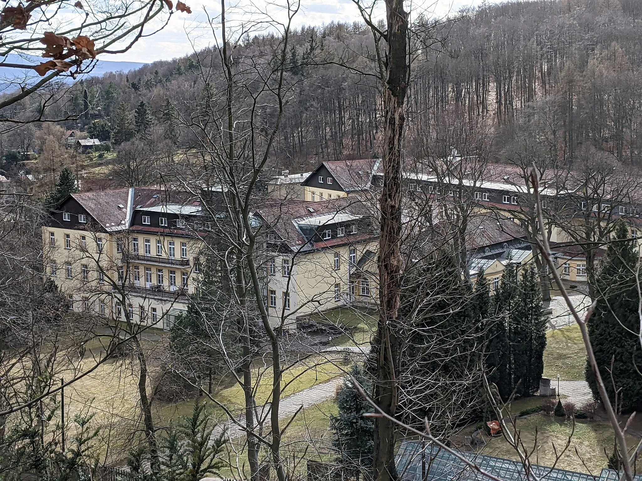 Photo showing: Dubí (Eichwald) - vyhlídka z lesoparku Paraplíčko na lázeňskou a vilovou část města