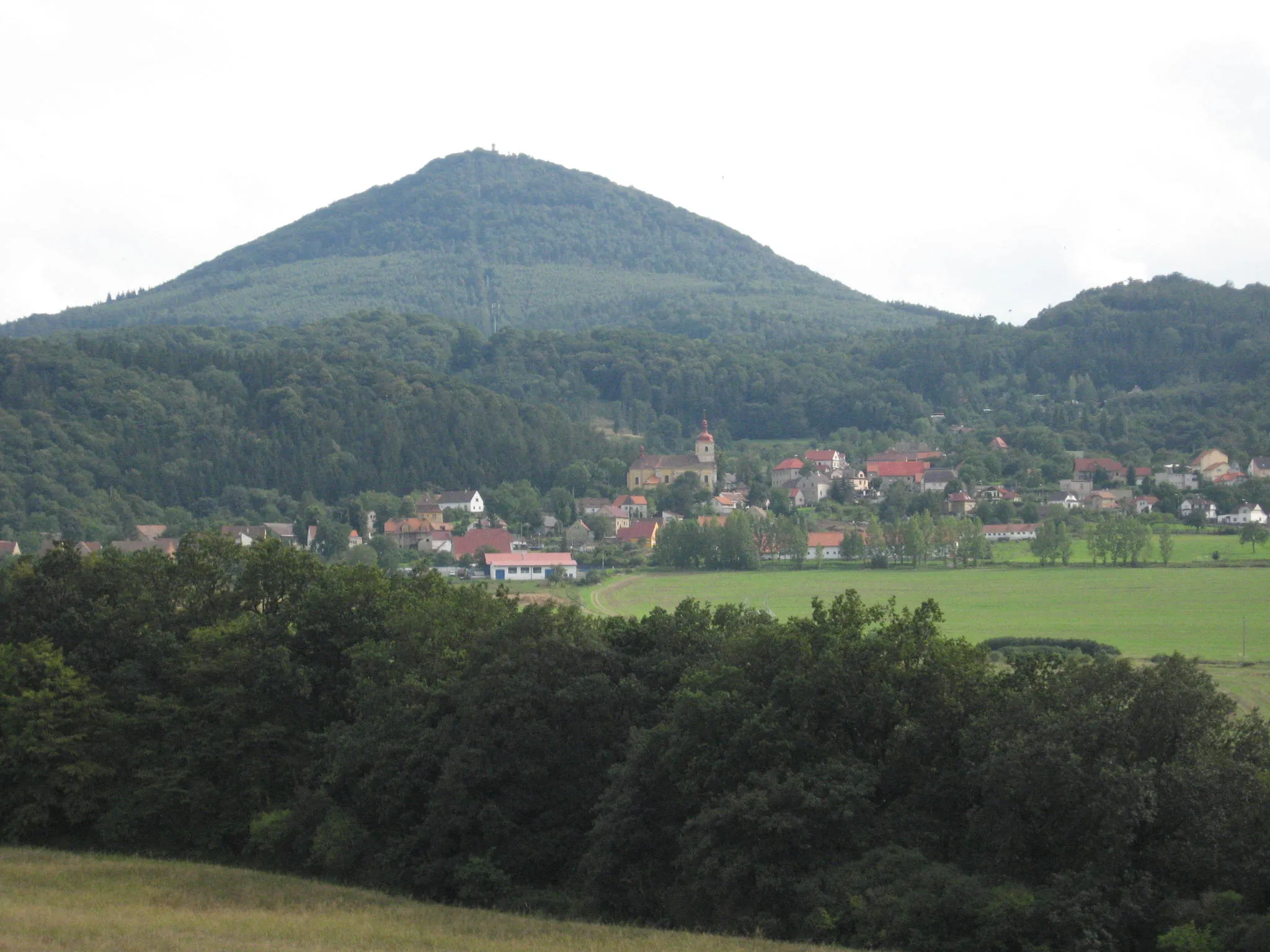 Photo showing: Bořislav - total view