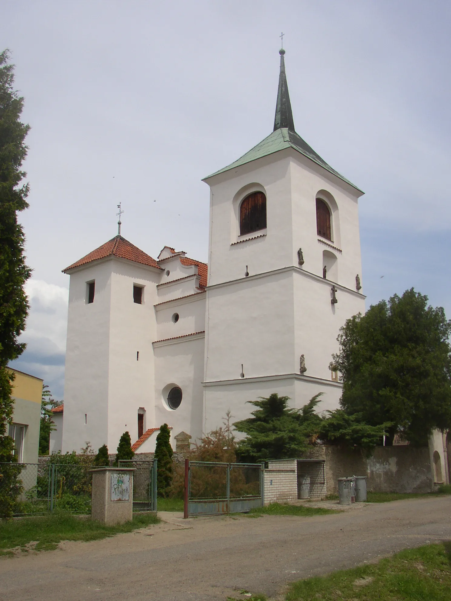 Photo showing: St Gotthard church in Brozany nad Ohří, Czech Republic. See also img. 02.