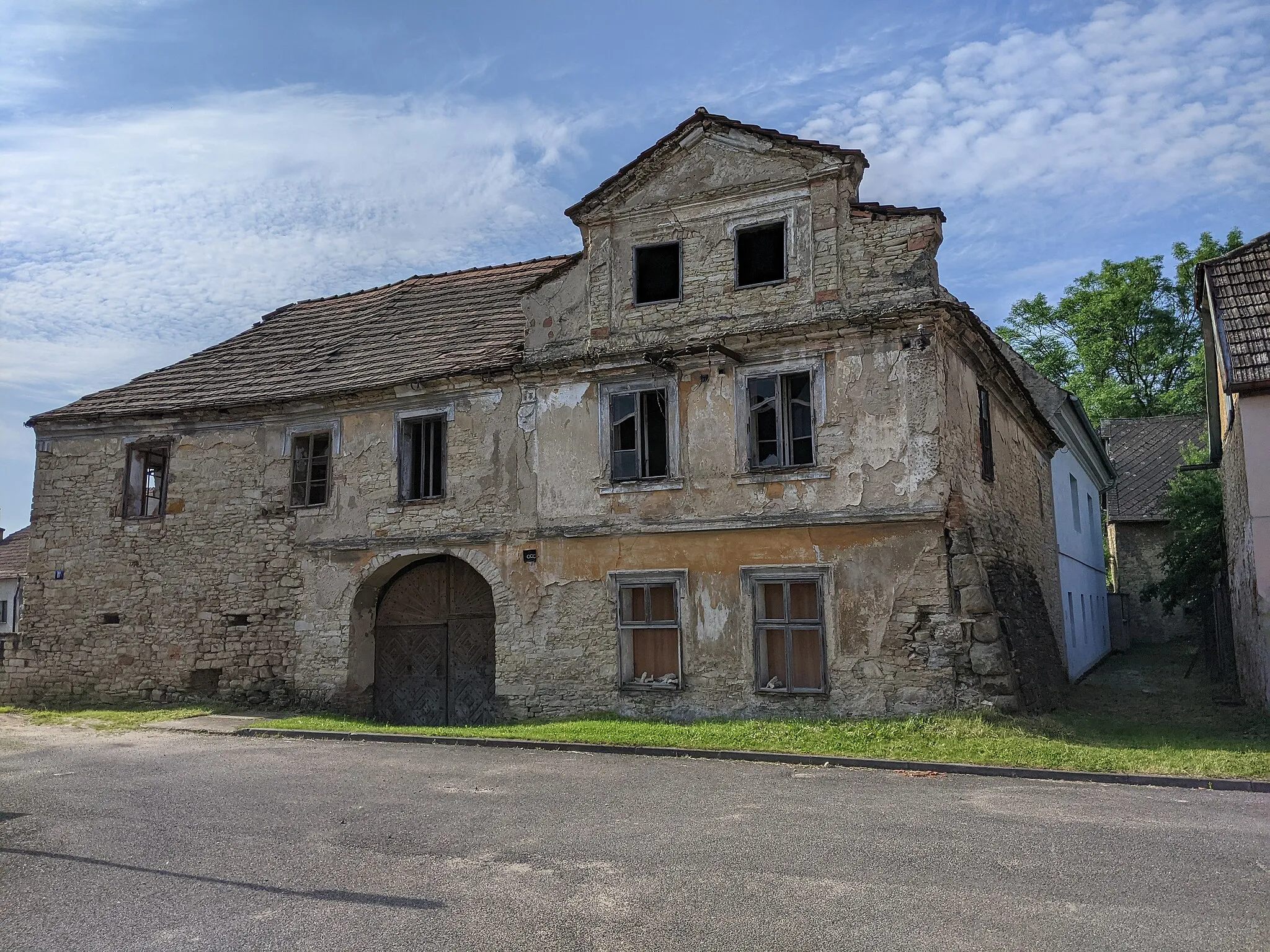 Photo showing: Hoštka - dům čp. 97 v Ostrovní ulici