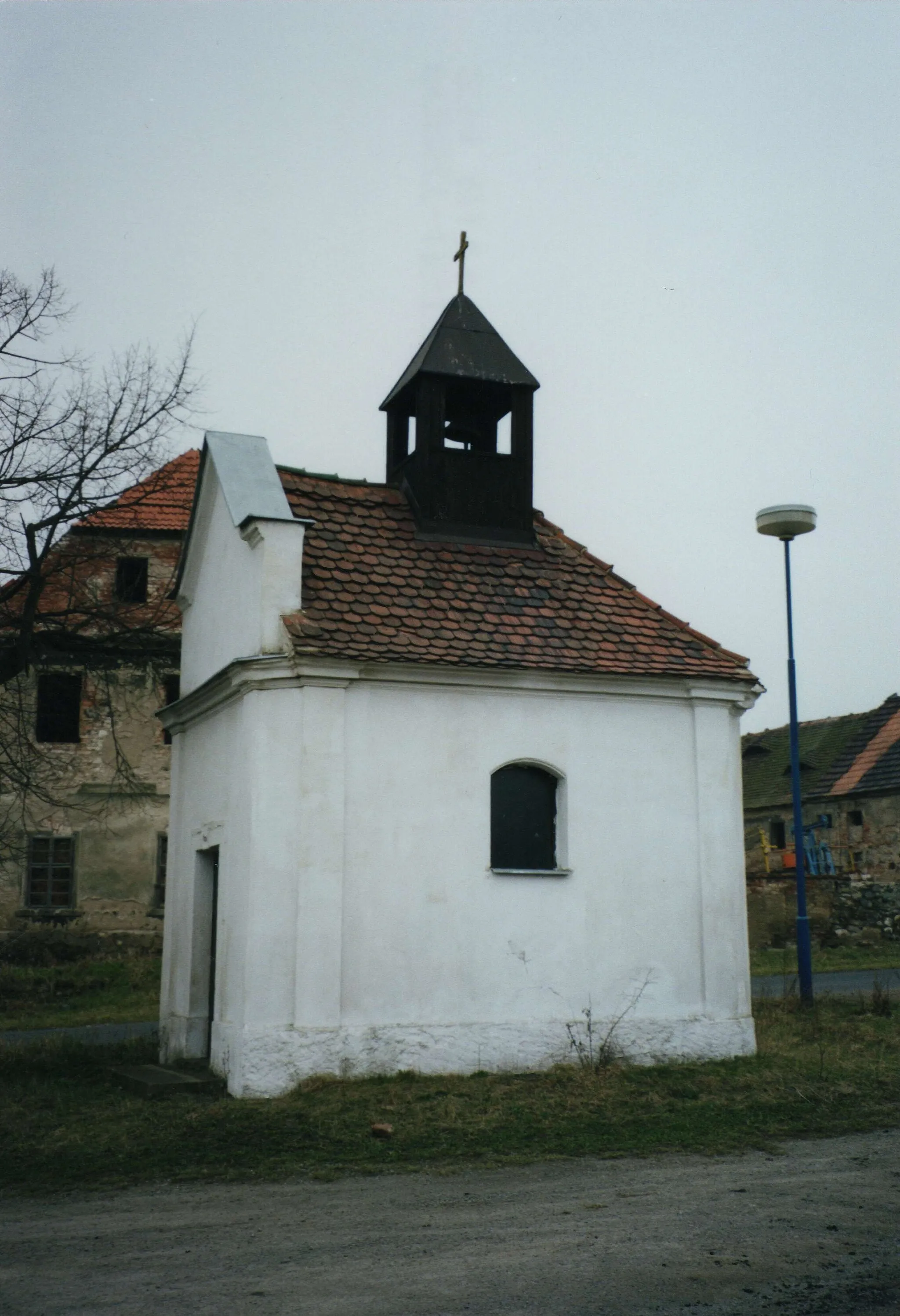 Photo showing: Saint Anthony of Padua chapel from 18th century in Věšťany, Modlany, Teplice District, Ústí nad Labem Region, Czech Republic