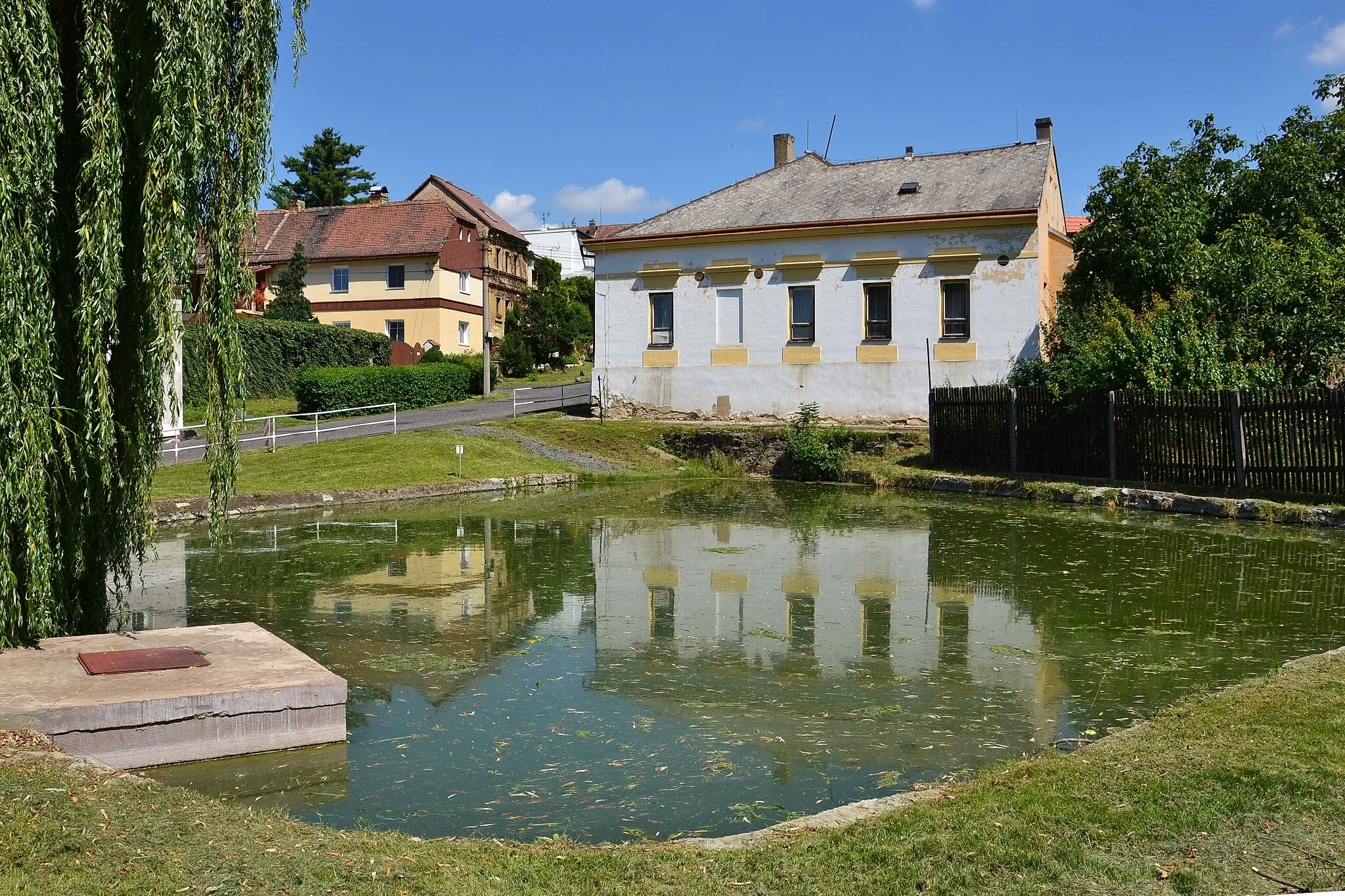 Photo showing: Požární nádrž