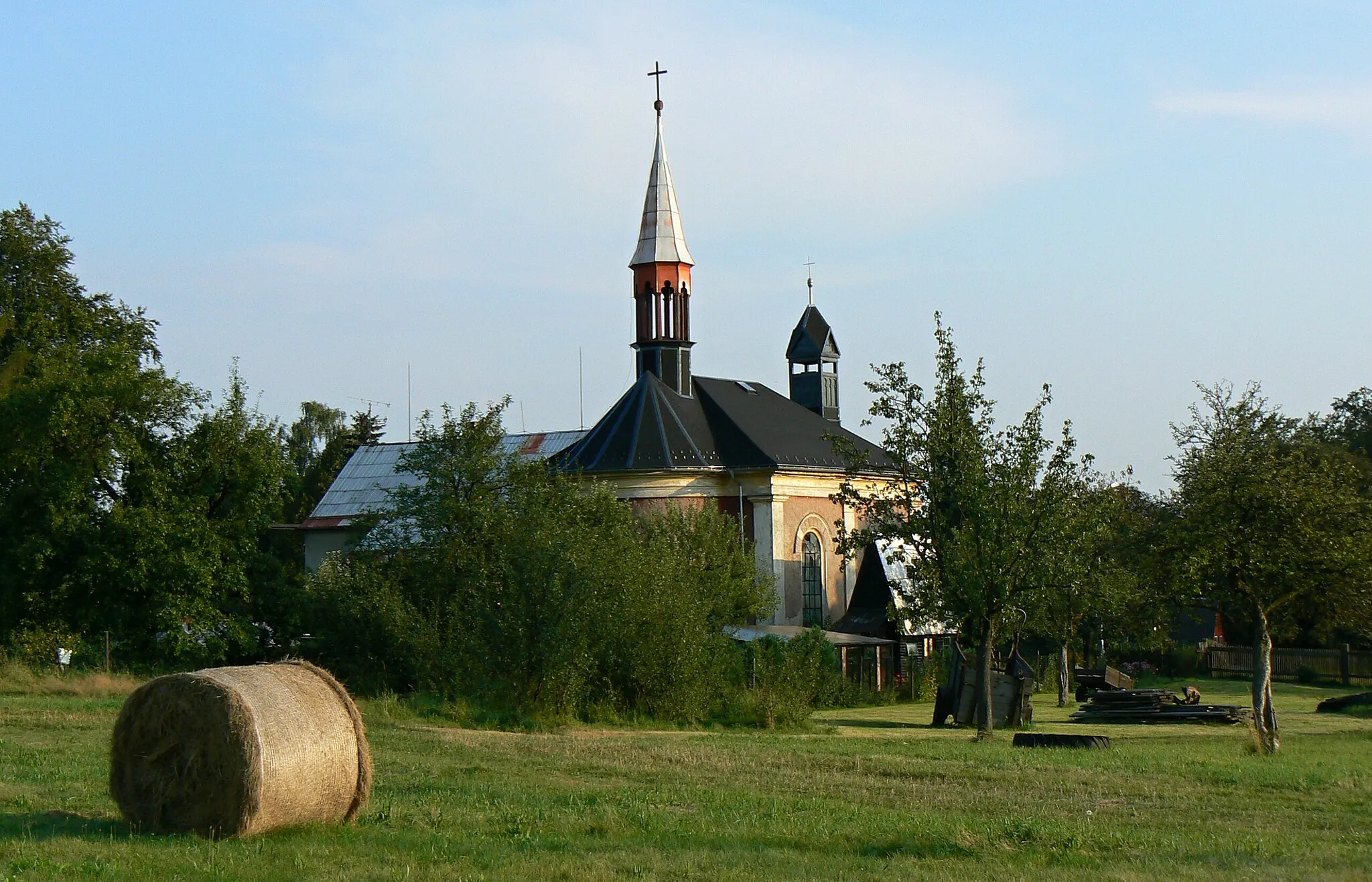 Photo showing: little church in Vlčí Hora near Krásná Lípa, Děčín District