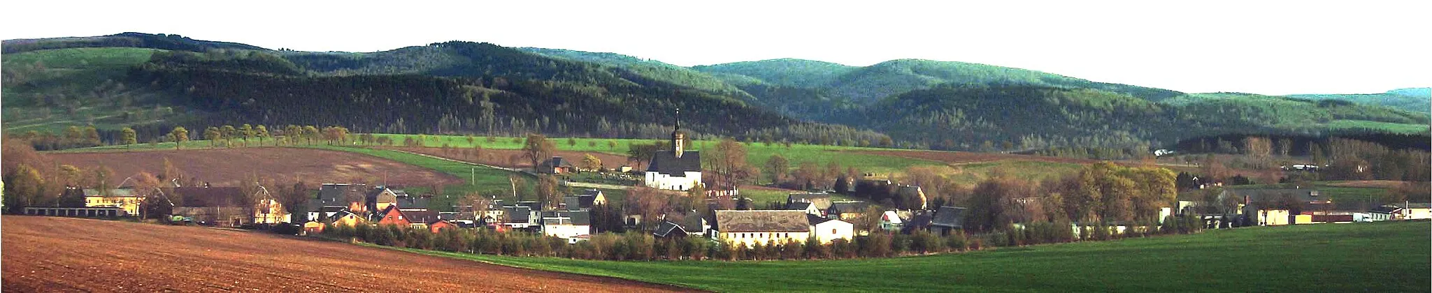 Photo showing: Cämmerswalde - Abend-Panorama des Mitteldorfes, April 2009