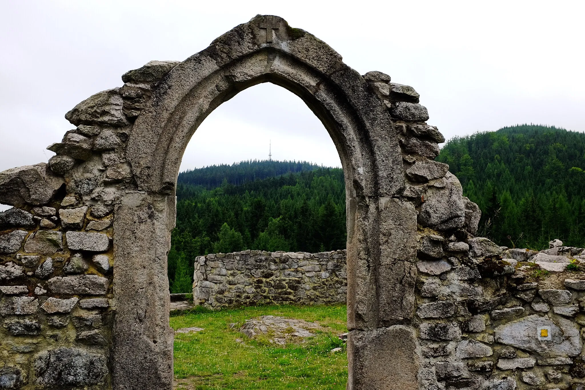 Photo showing: Hrušková, ruina kostela sv. Mikuláše, okres Sokolov