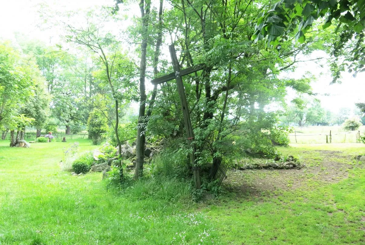 Photo showing: Wayside cross in Verneřice in Děčín District – entry no. 37051.