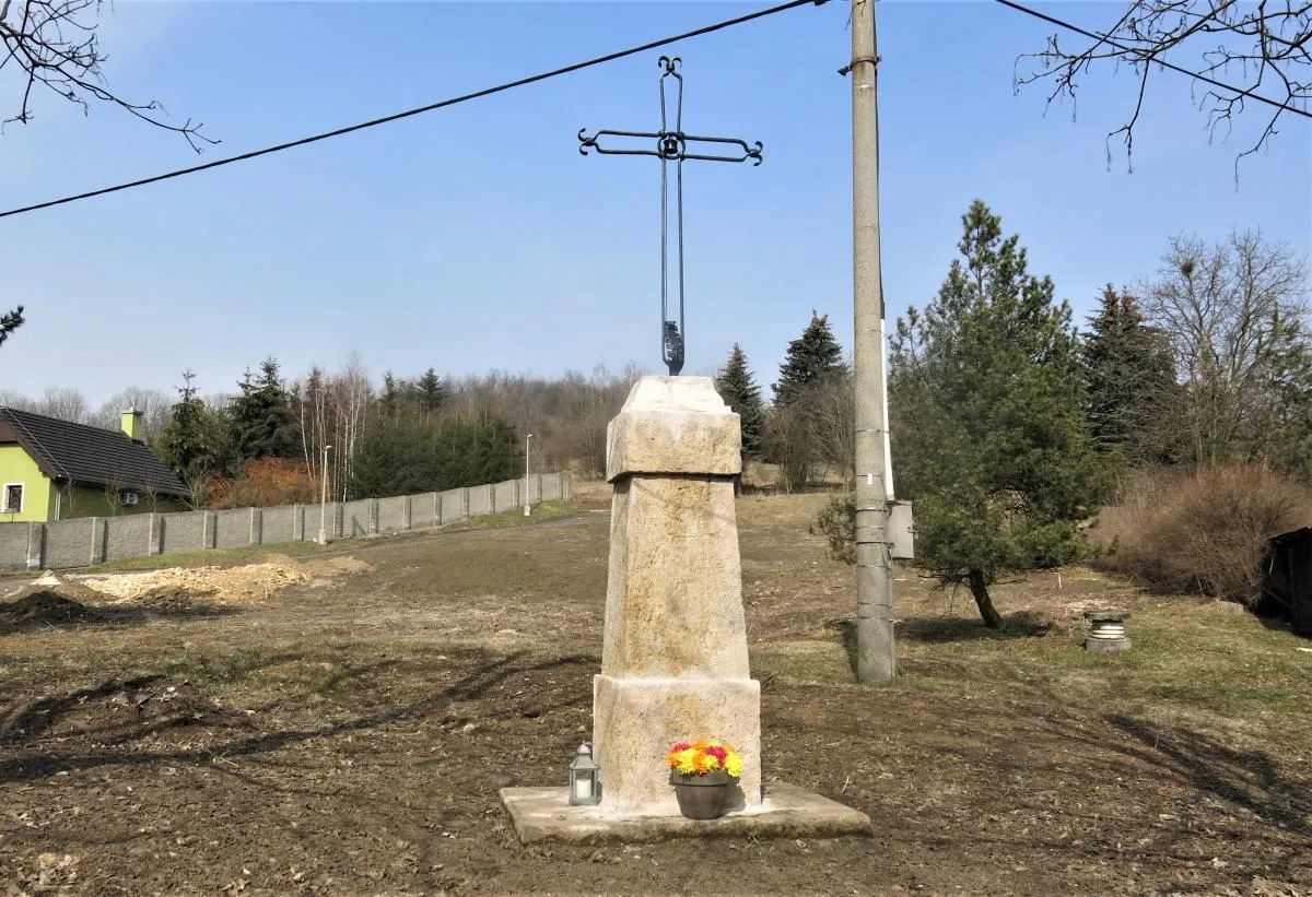 Photo showing: Wayside cross in Chuderov in Ústí nad Labem District – entry no. 43787.