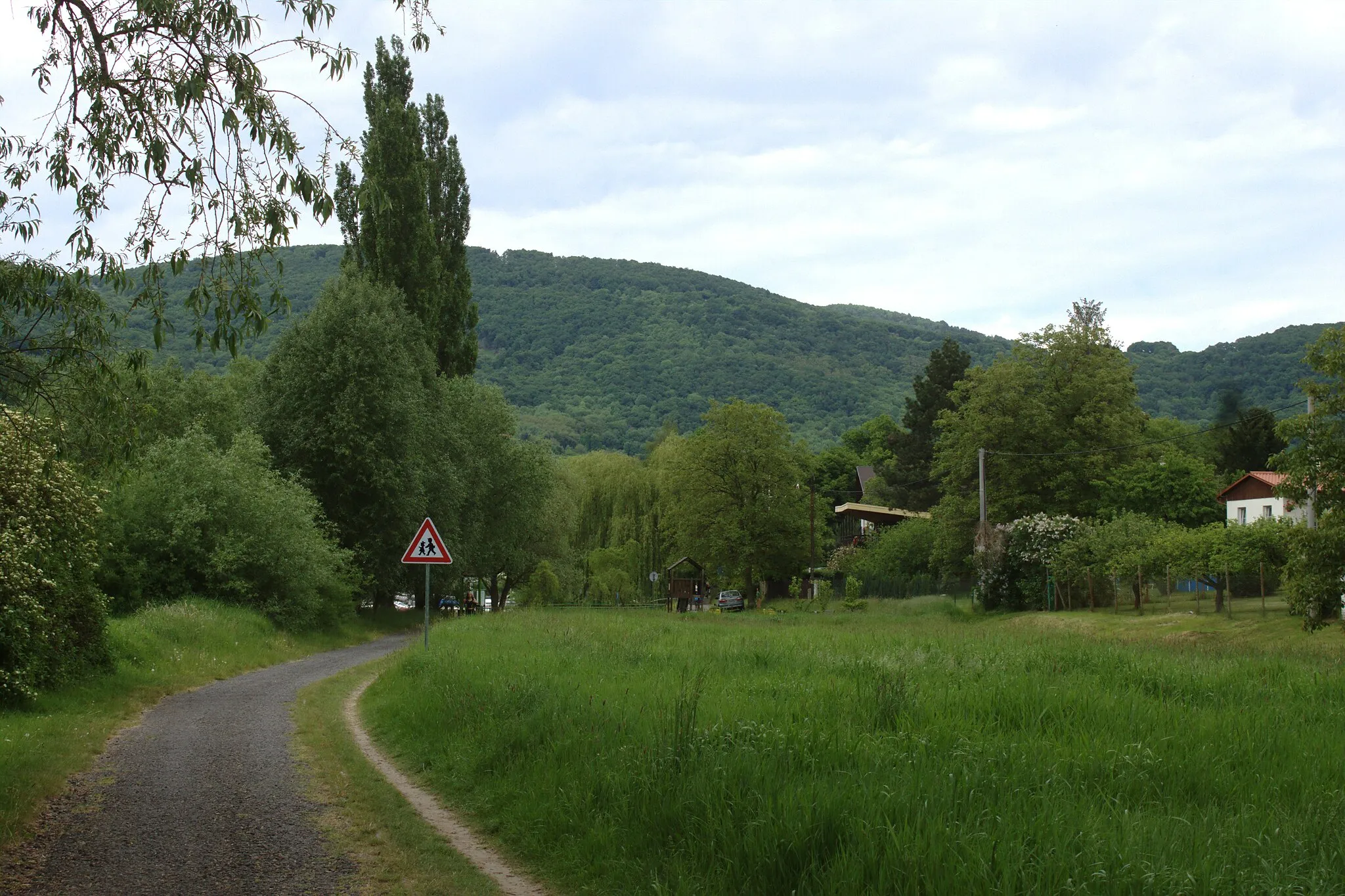 Photo showing: A cycling path in Církvice in Ustí nad Labem