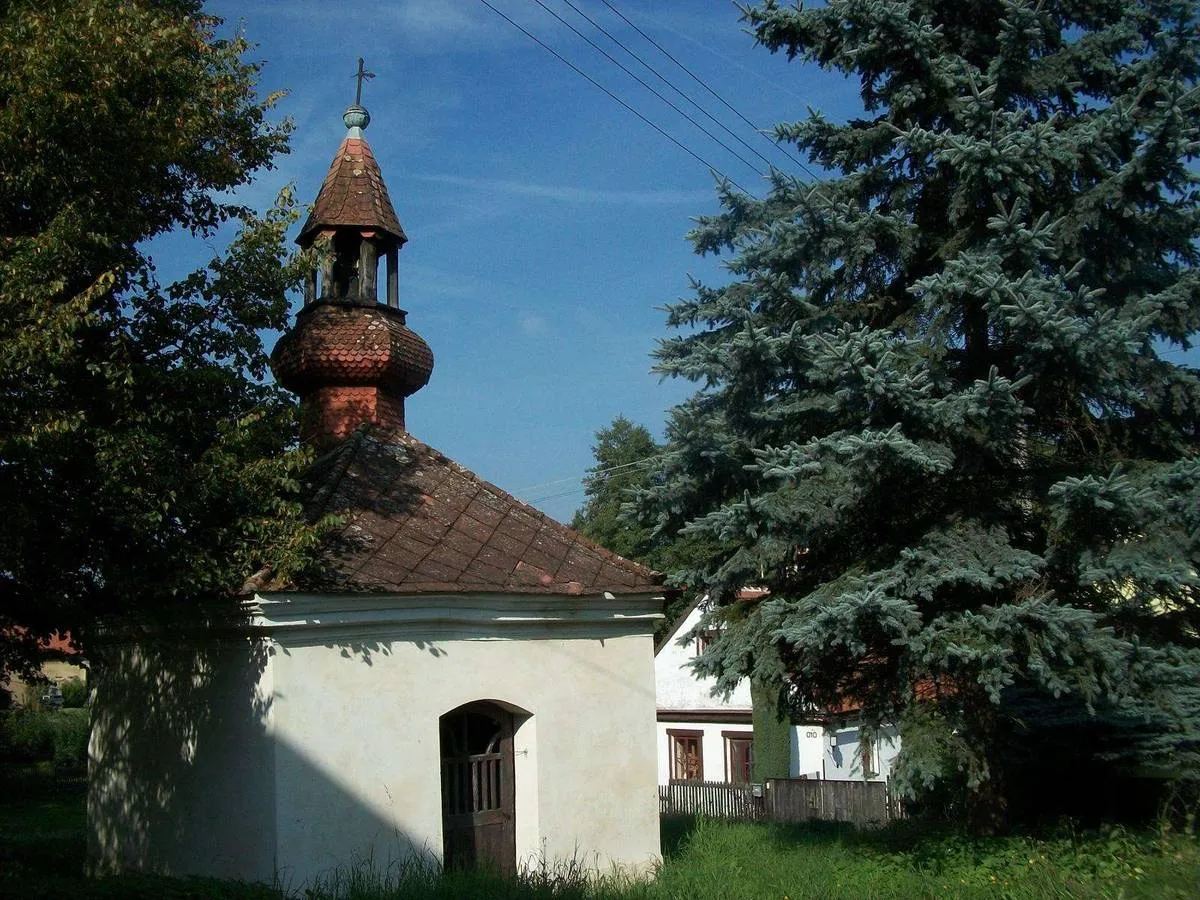 Photo showing: Chapel in Jesenice in Rakovník District – entry no. 7547.