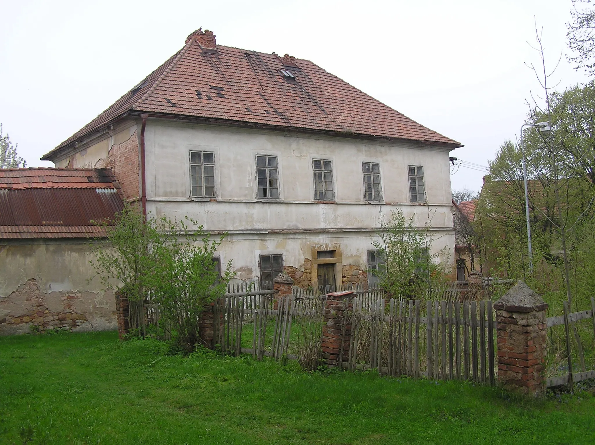 Photo showing: Rectory in Strojetice