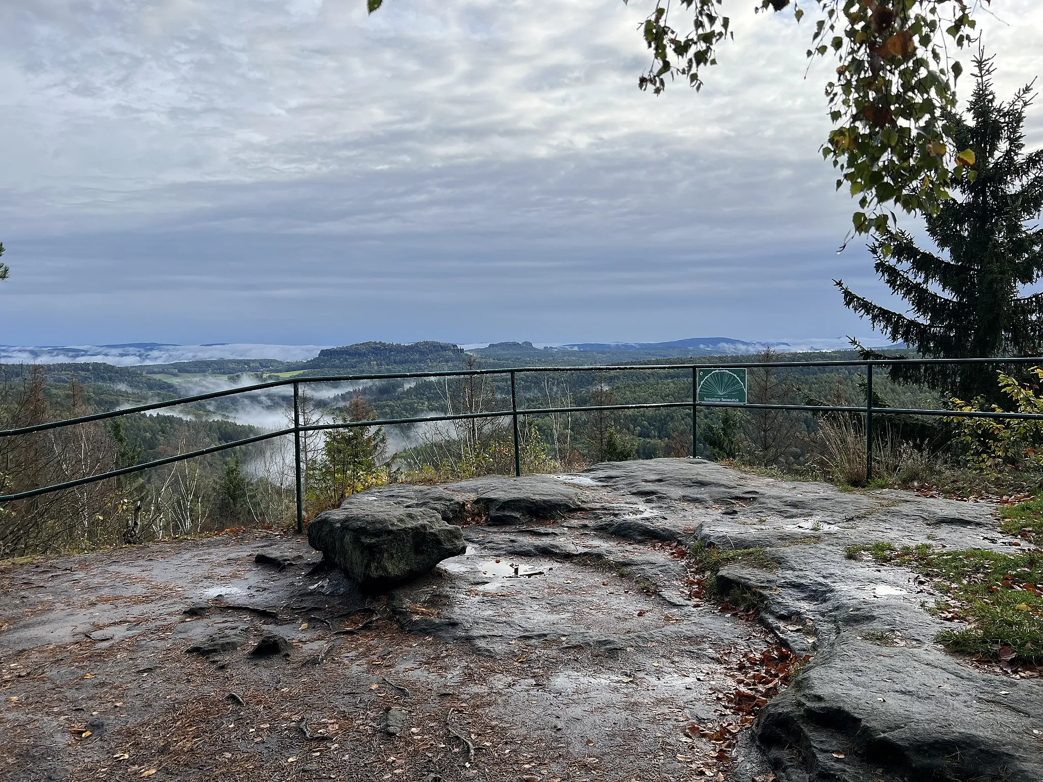 Photo showing: Aussicht vom Bernhardstein in Rosenthal-Bielatal, Landkreis Sächsische Schweiz-Osterzgebirge, Sachsen, Deutschland