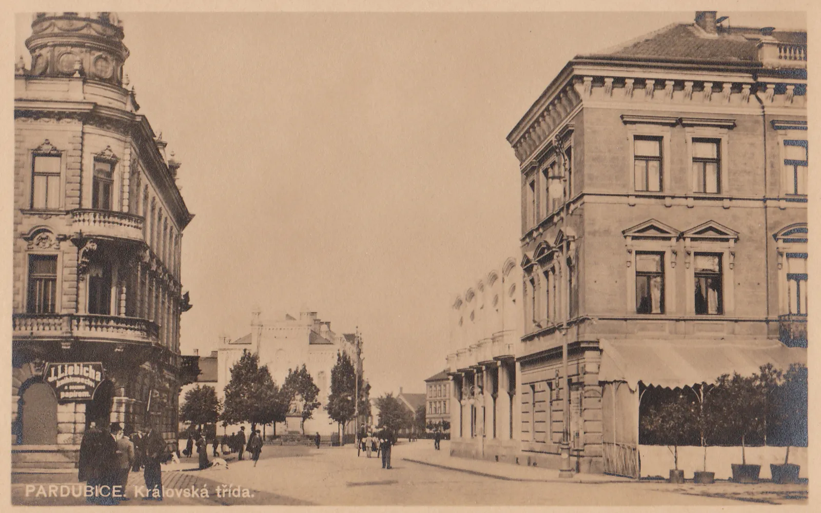 Photo showing: Pardubice. Královská avenue. (now Třída Míru, view facing west)