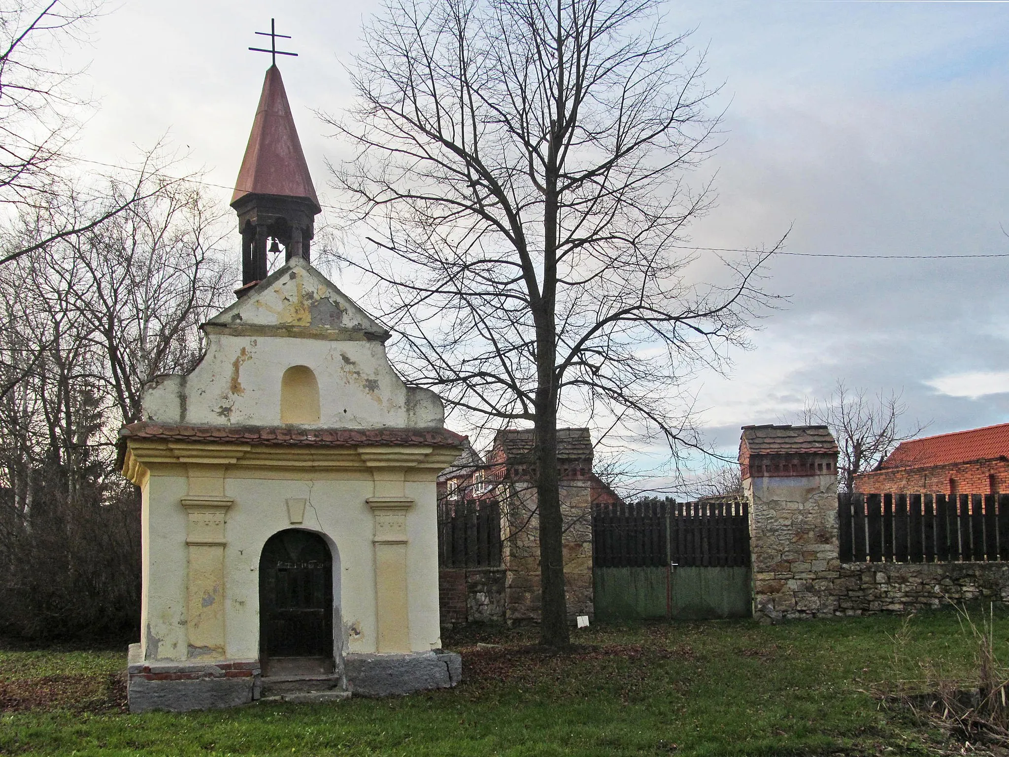 Photo showing: Chapel from 1822 in Drahomyšl