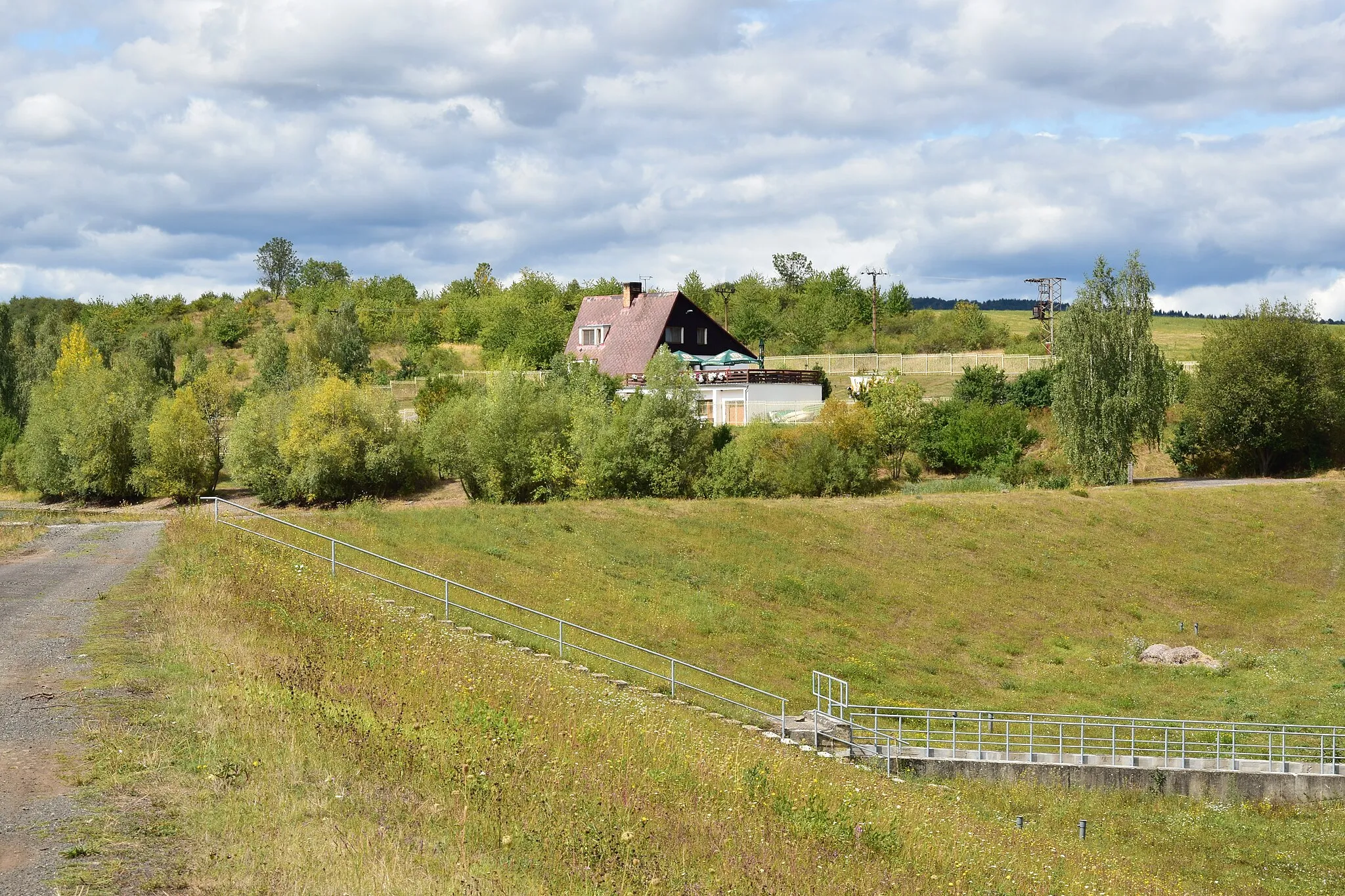 Photo showing: Rybník Sedlec – hráz