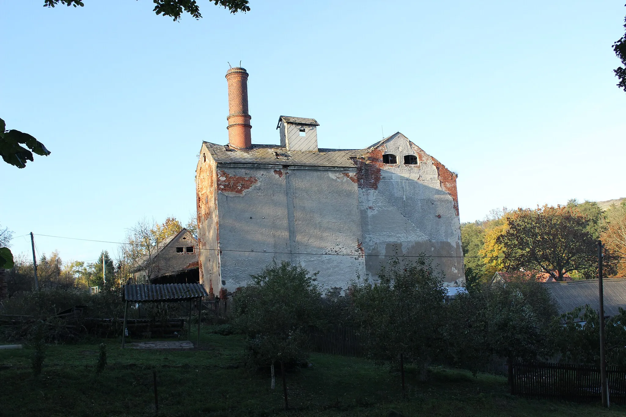 Photo showing: Průmyslový podnik v Lukách, části Verušiček.