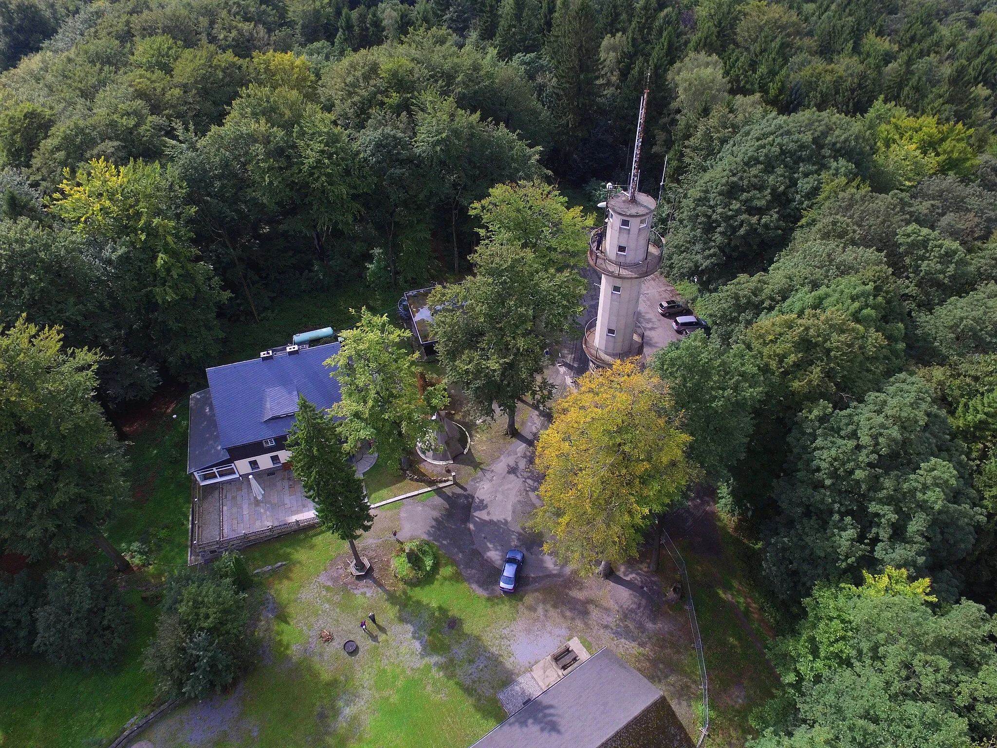 Photo showing: Aussichtsturm, Ungerberg aus der Luft