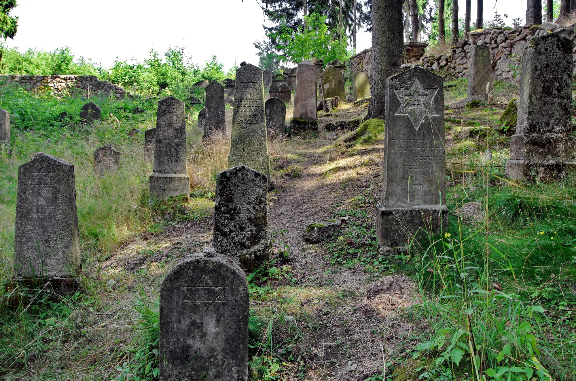 Photo showing: Úbočí (místí část Dolního Žandova), židovský hřbitov, okres Cheb