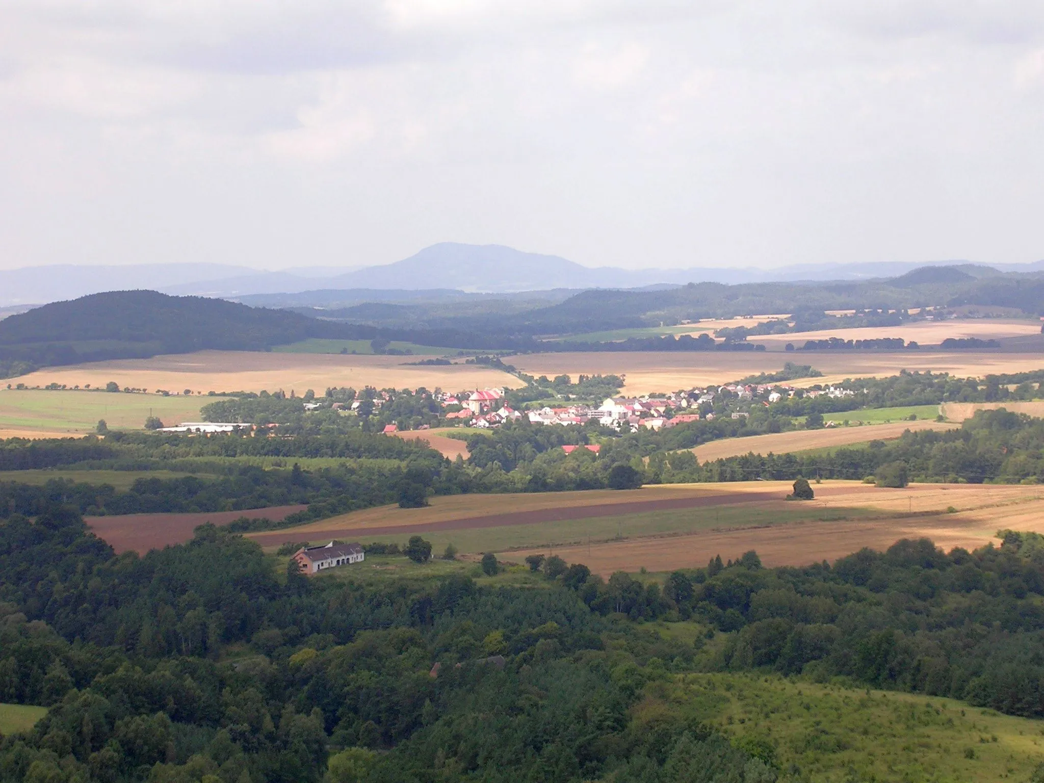 Photo showing: Dubá, Česká Lípa District, Liberec Region, the Czech Republic. A view of Dubá from Vysoký vrch.