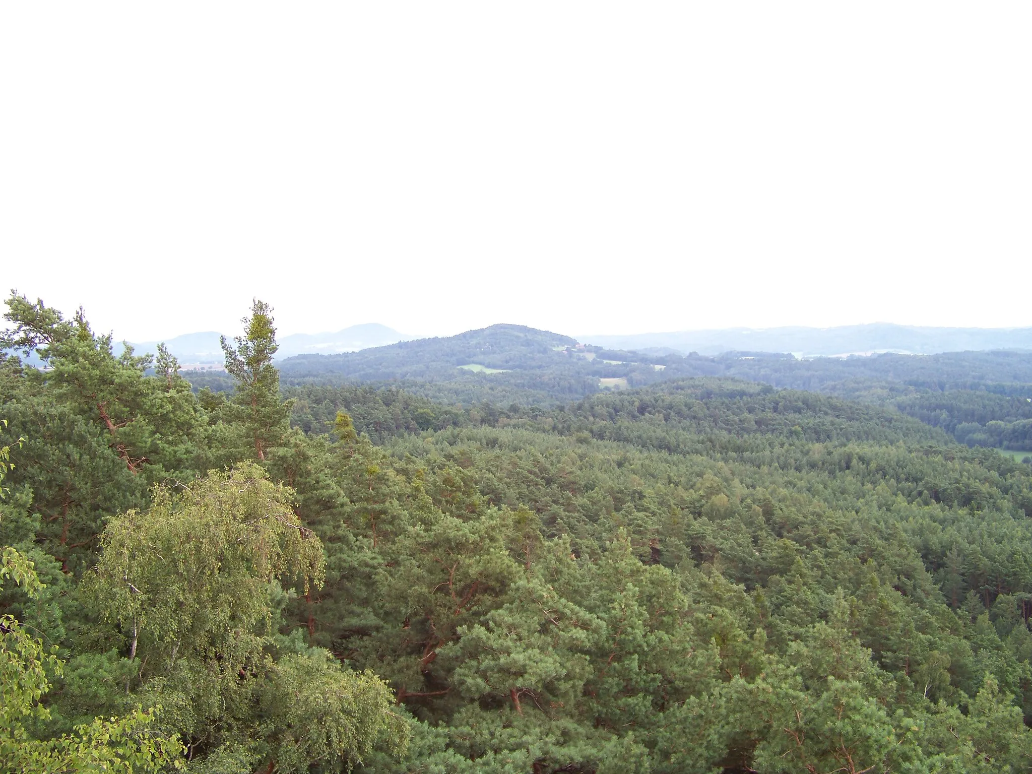 Photo showing: View from Čap Hill. Protected Landscape Area of Kokořínsko. (Cadastral area of Zátyní, city of Dubá, Česká Lípa District, Liberec Region, the Czech Republic.)