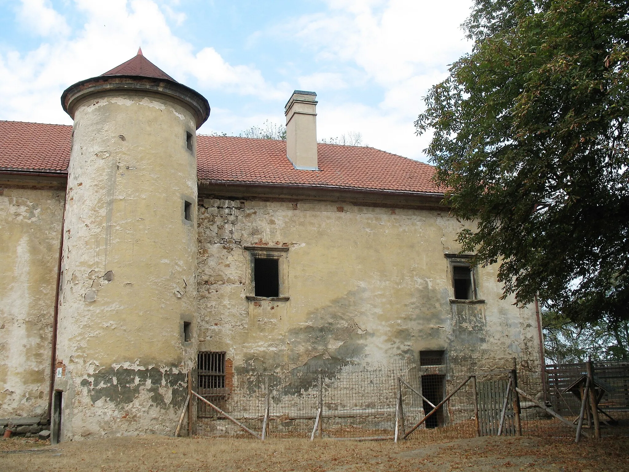 Photo showing: Renaissance Castle Vřisek near Zahrádky, Česká Lípa District, Northern Bohemia