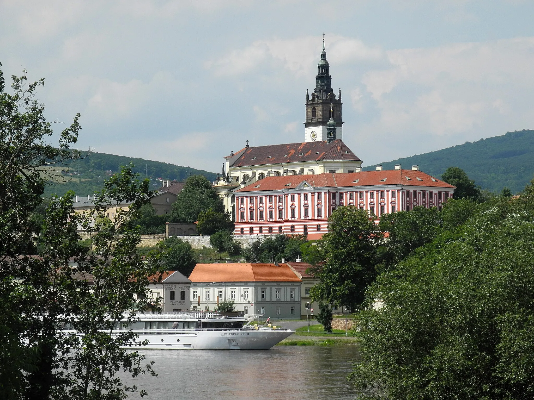 Photo showing: Blick von der Tyrš-Brücke auf Leitmeritz (Litoměřice) – Domhügel mit Kathedrale und Bischofsresidenz