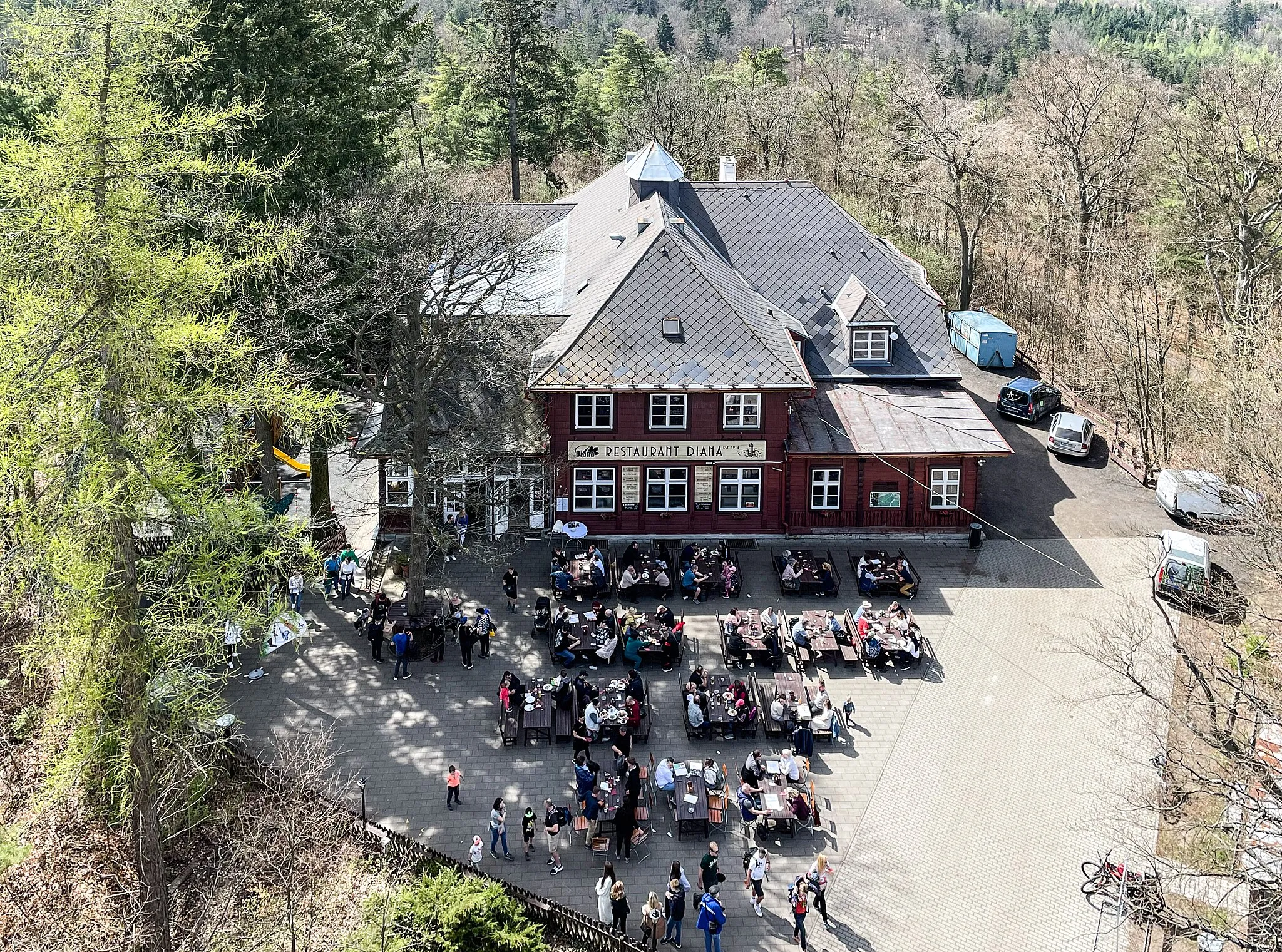 Photo showing: The Diana Garden Restaurant in Karlovy Vary on the hill called "Výšina přátelství" (The Friendship Hill)