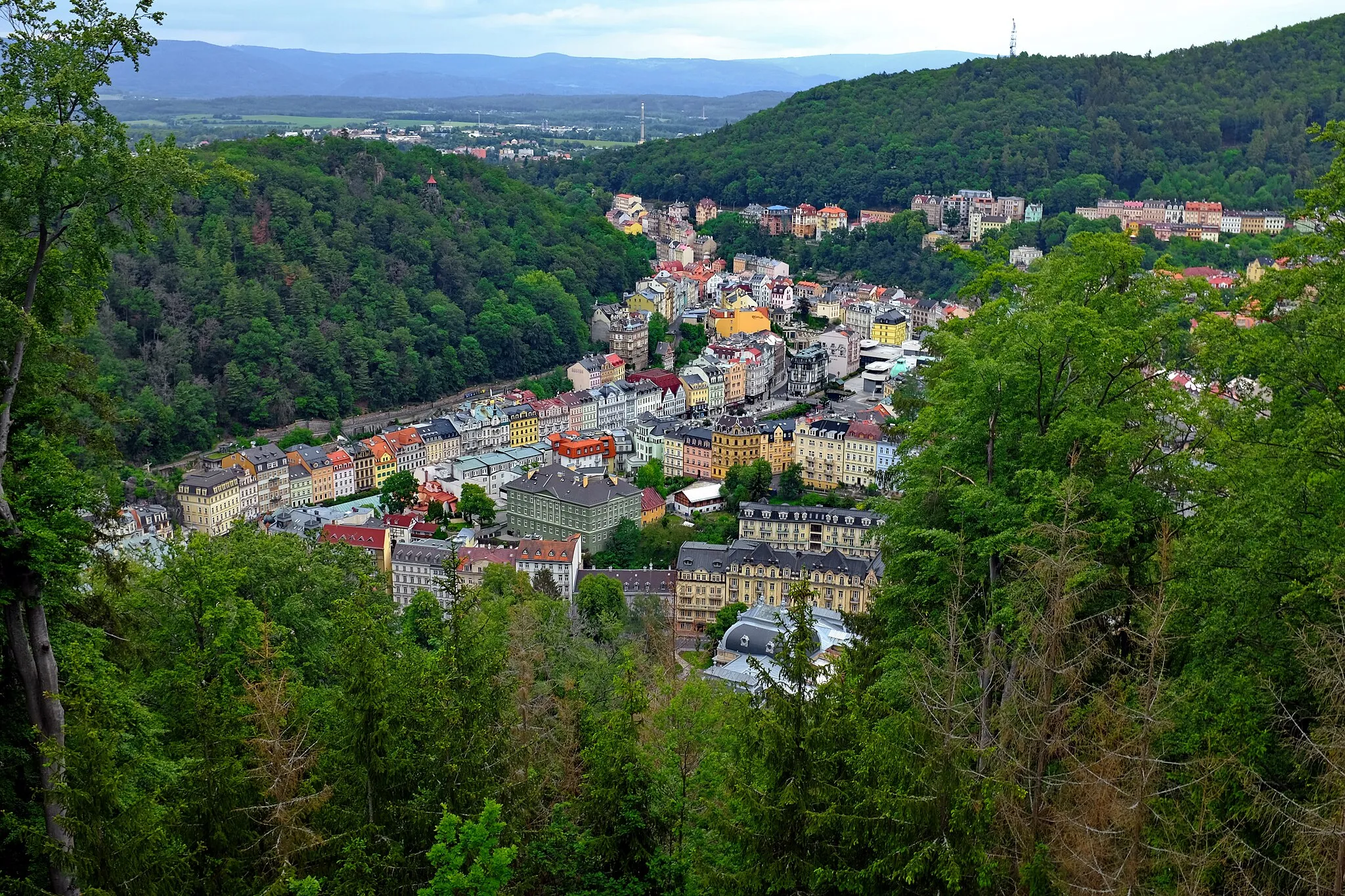 Photo showing: Karlovy Vary, pohled na město z vyhlídky Karla IV.