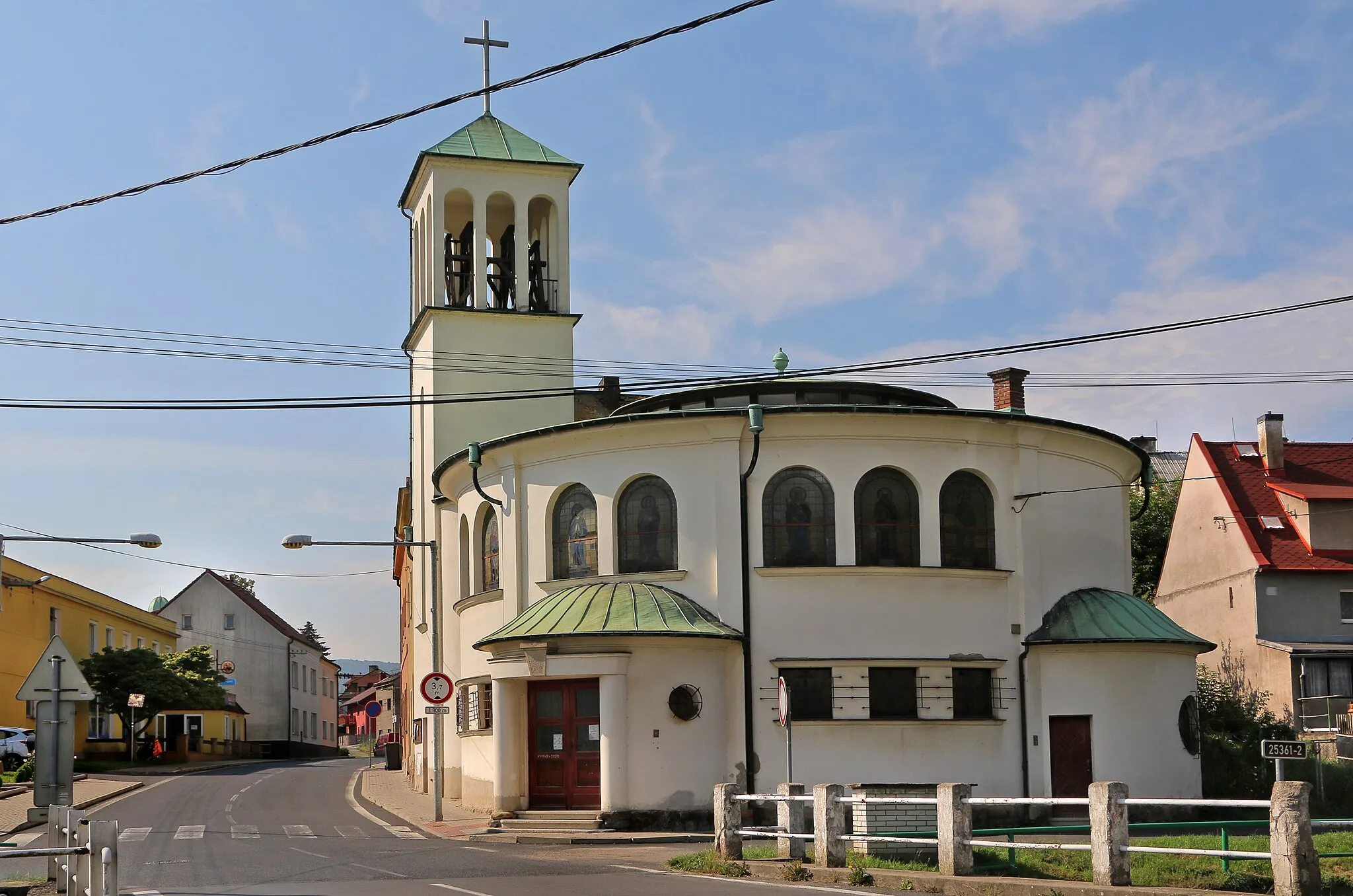 Photo showing: Church at Povrly, Czech Republic.