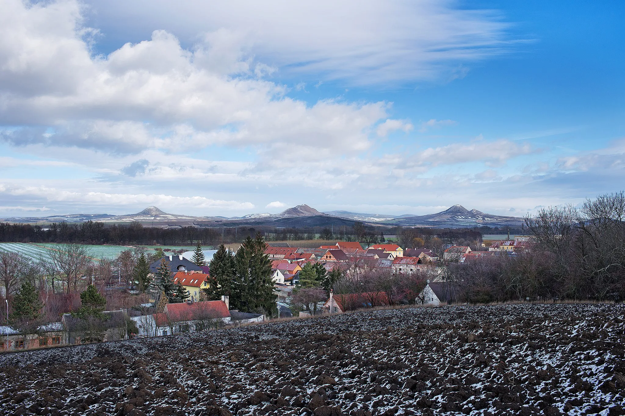 Photo showing: Březno from Březenský hill