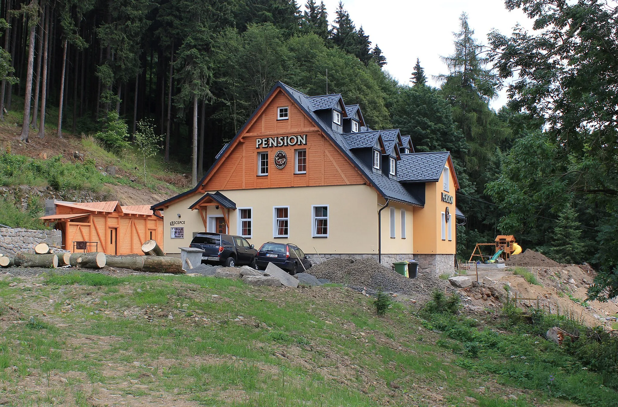 Photo showing: New hotel in Pstruží, part of Merklín, Czech Republic.