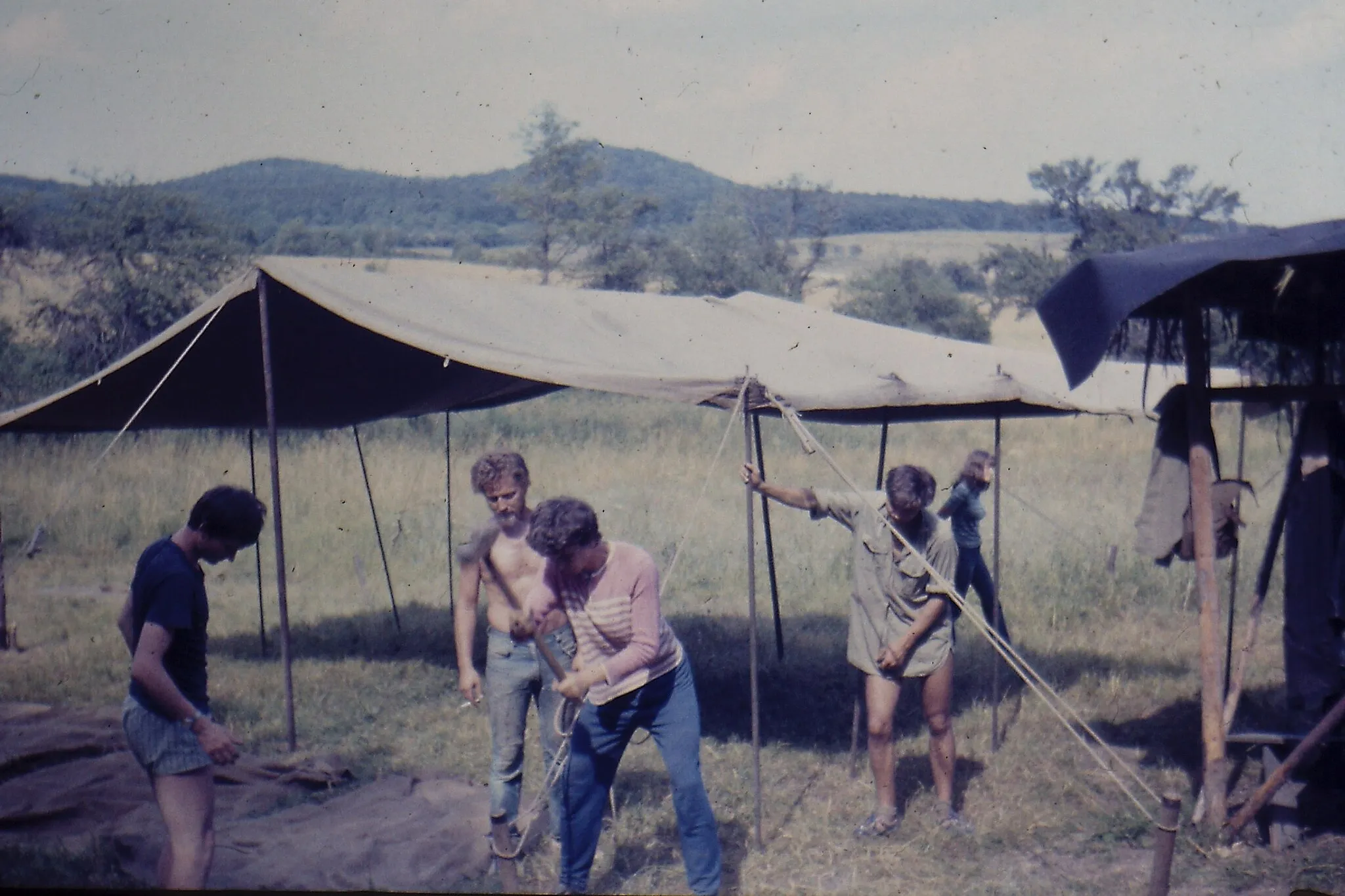 Photo showing: Tým Bořena pořádal tábory Hnutí Brontosaurus pod Radovesickou výsypkou v letech 1981 - 1985.