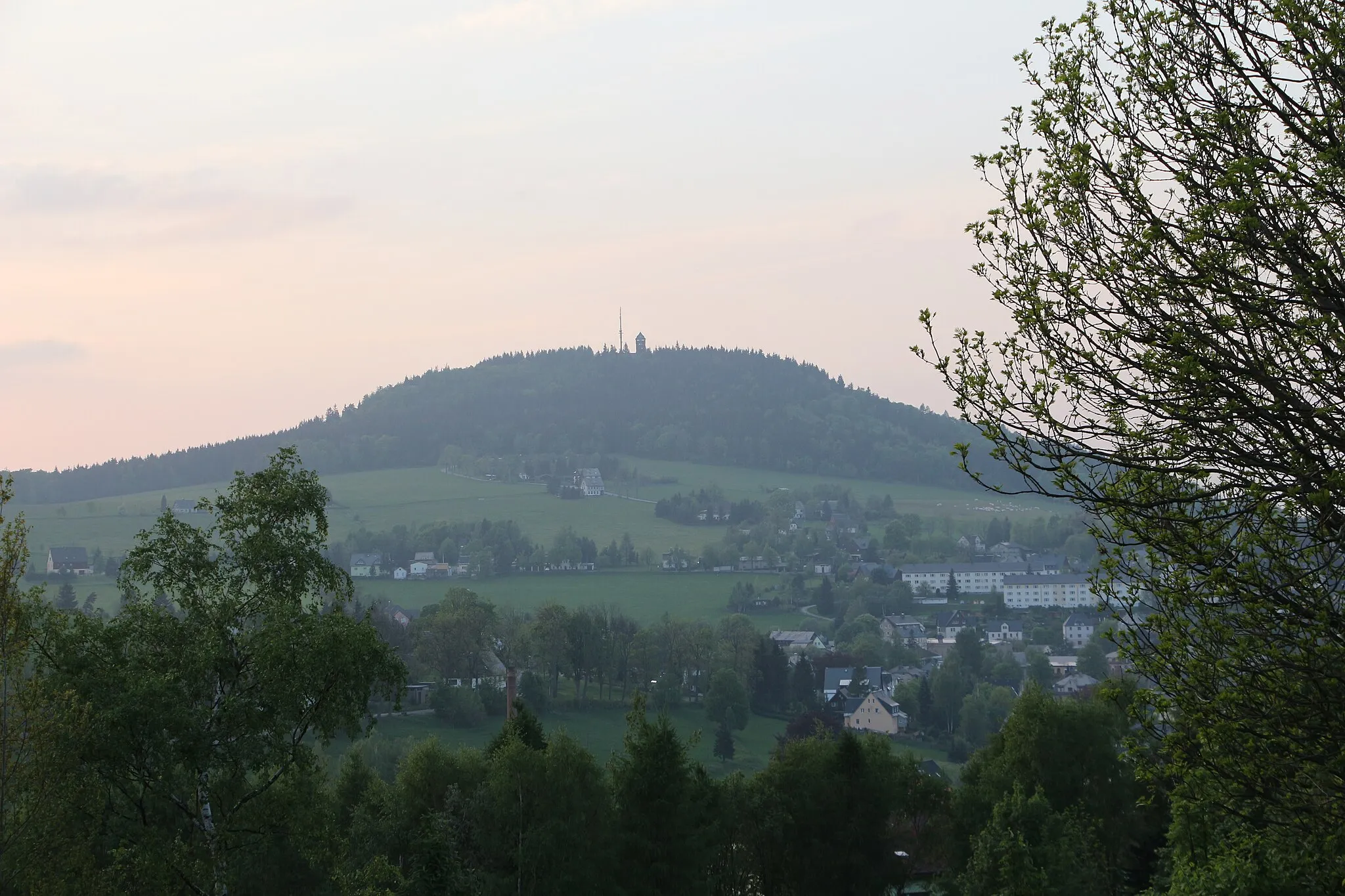Photo showing: Berg Bärenstein von der tschechischen Seite her gesehen