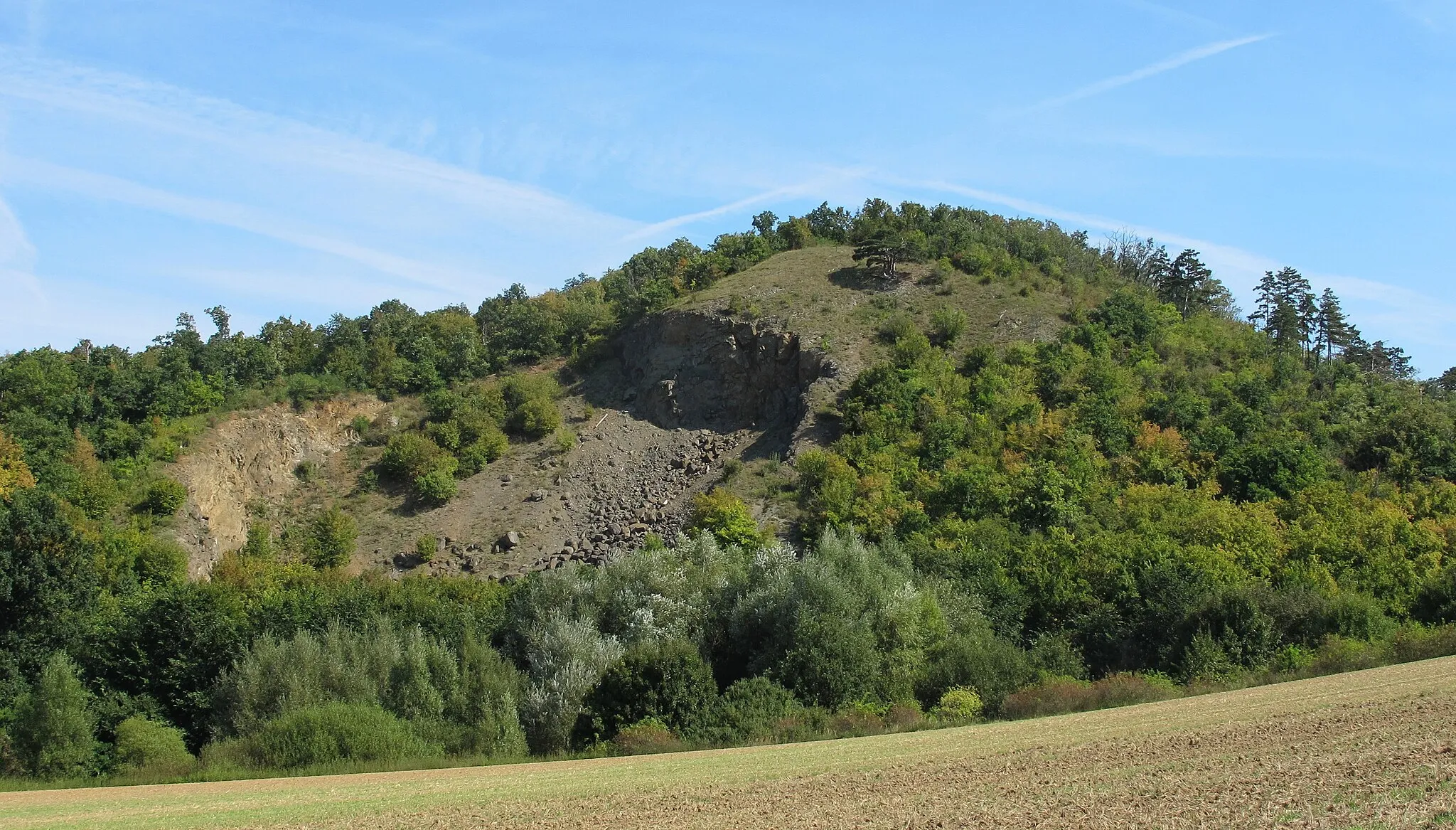 Photo showing: Natural monument Otmíčská hora near village Otmíče in Berou District, Czech Republic