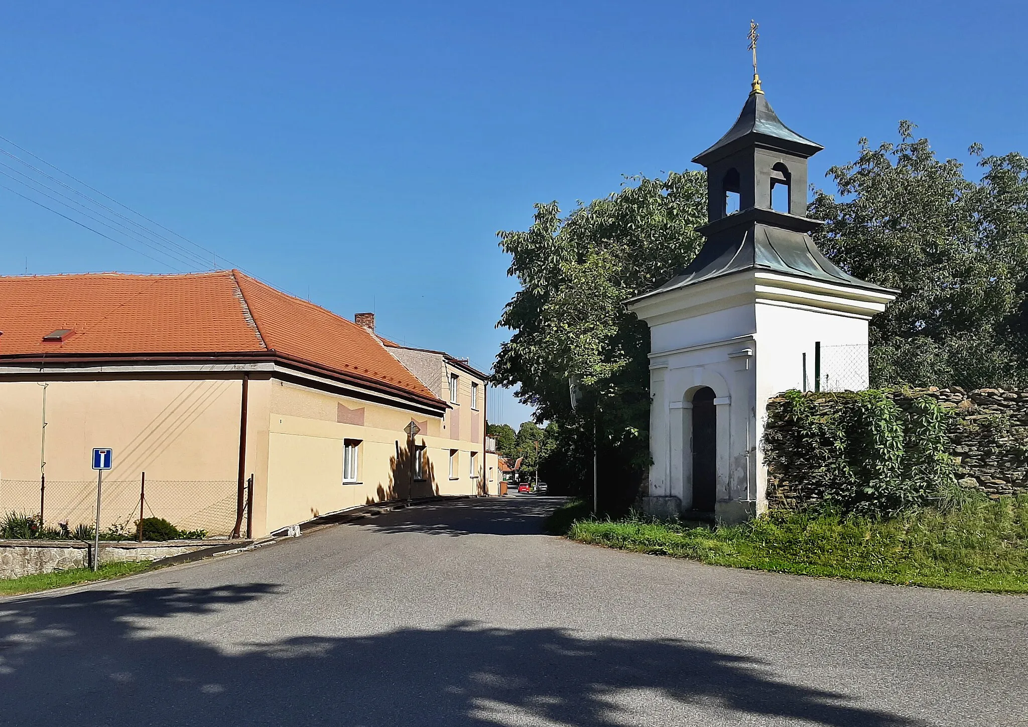 Photo showing: Opatovice, part of Červené Pečky, Czech Republic.