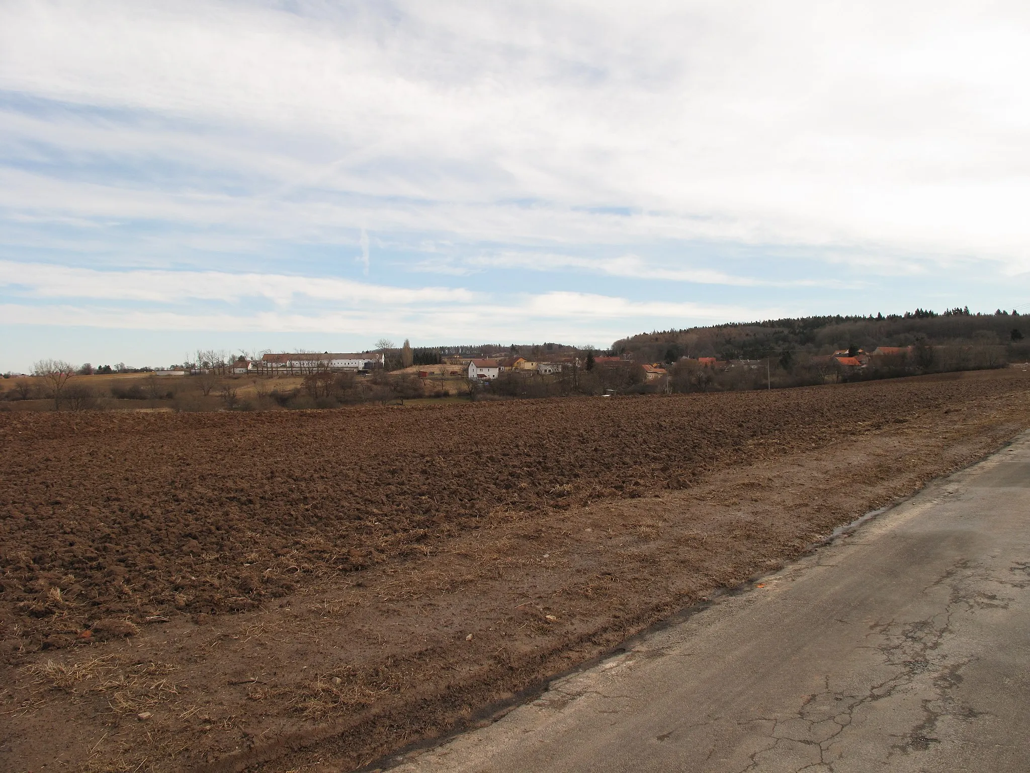 Photo showing: View at Opatovice village (Červené Pečky market town), Kolín District, Czech Republic.