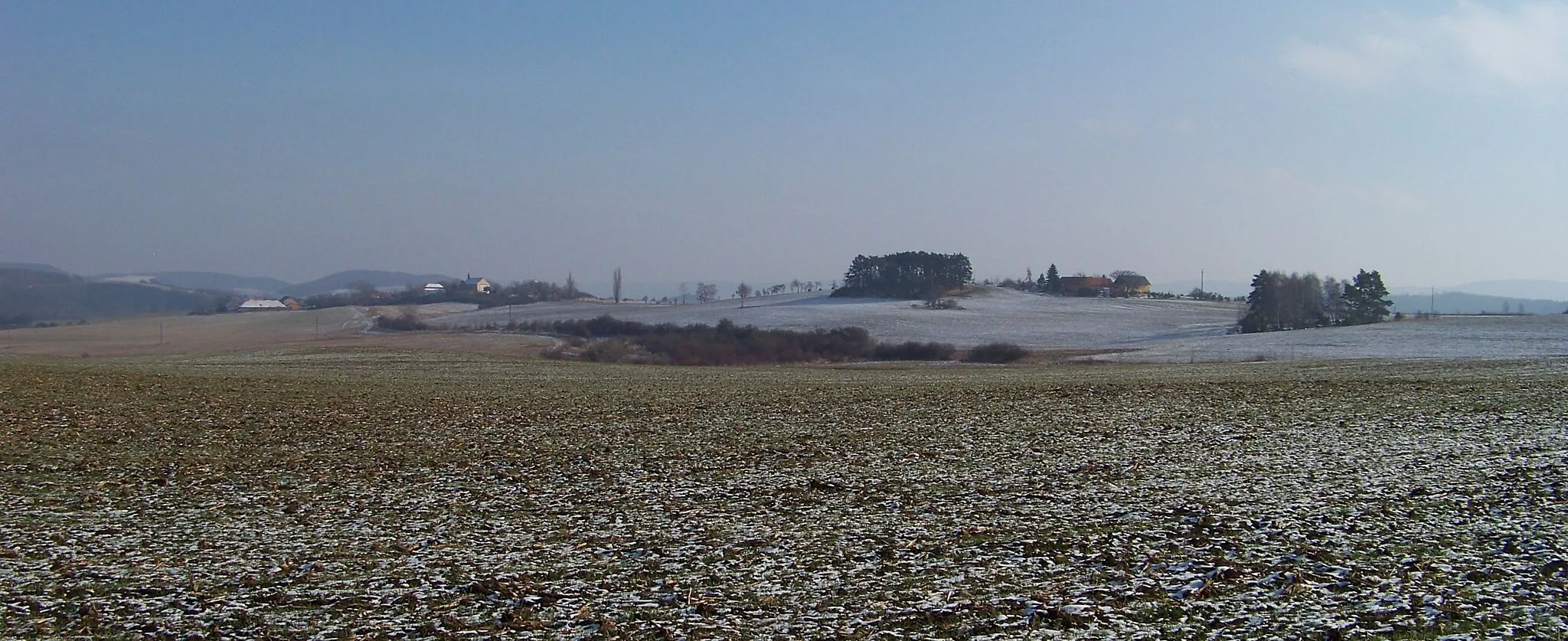 Photo showing: Suchomasty-Borek, Beroun District, Central Bohemian Region, Czech Republic. A view from Málkov.