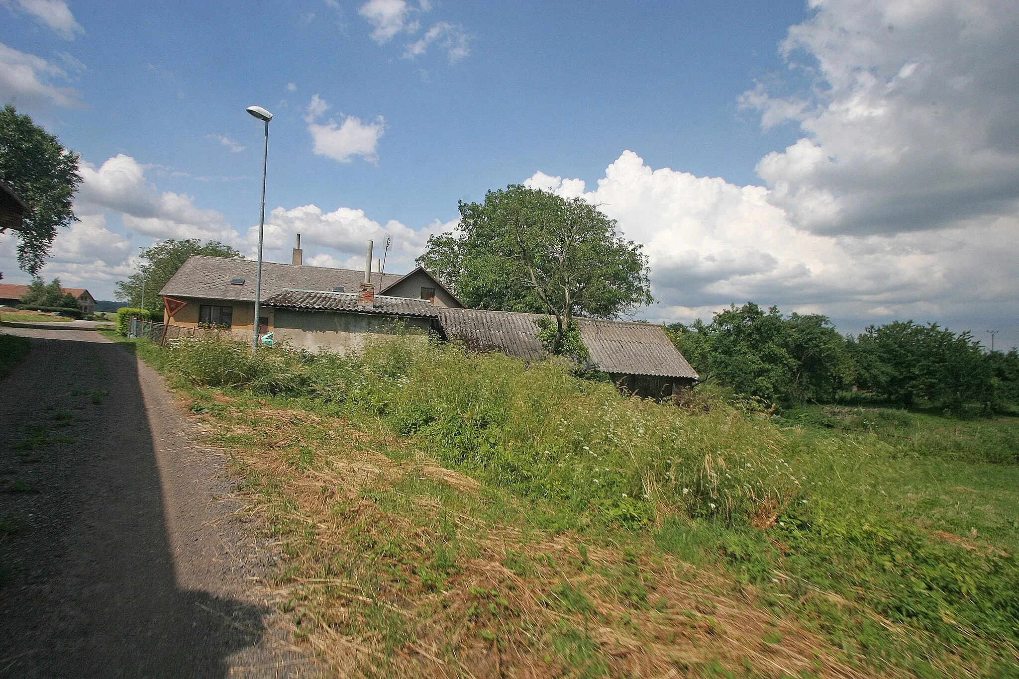 Photo showing: Rašín čp. 37
Camera location 50° 19′ 59.06″ N, 15° 40′ 42.34″ E View this and other nearby images on: OpenStreetMap 50.333072;   15.678428

This file was created as a part of the photographic program of Wikimedia Czech Republic. Project: Foto českých obcí The program supports Wikimedia Commons photographers in the Czech Republic.