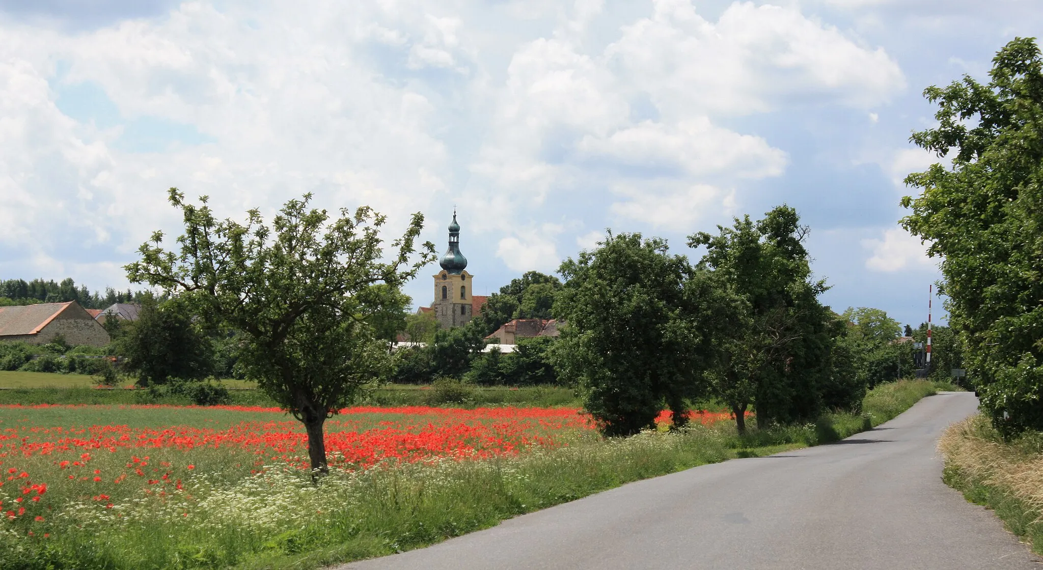 Photo showing: Vrbno nad Lesy, view from street to Hřivčice