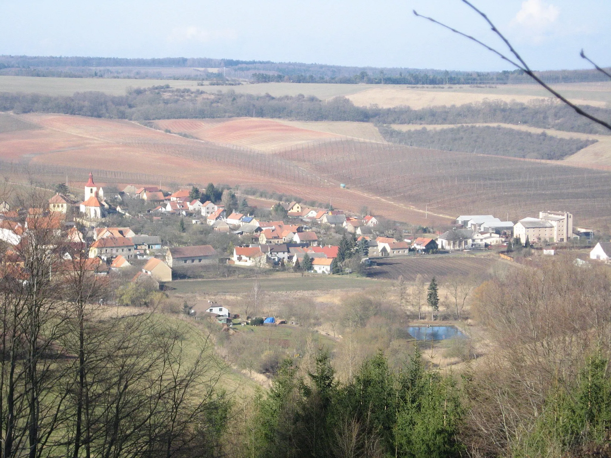 Photo showing: Total view of Vinařice