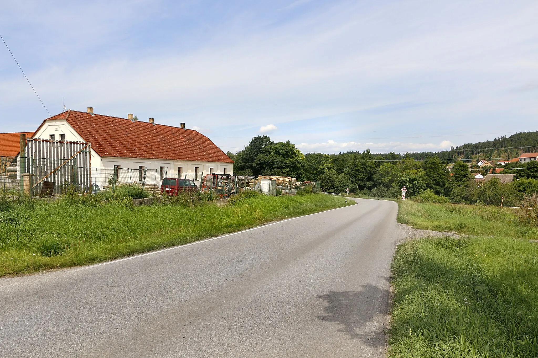 Photo showing: Road No 173 by Bezdědovice, Czech Republic.